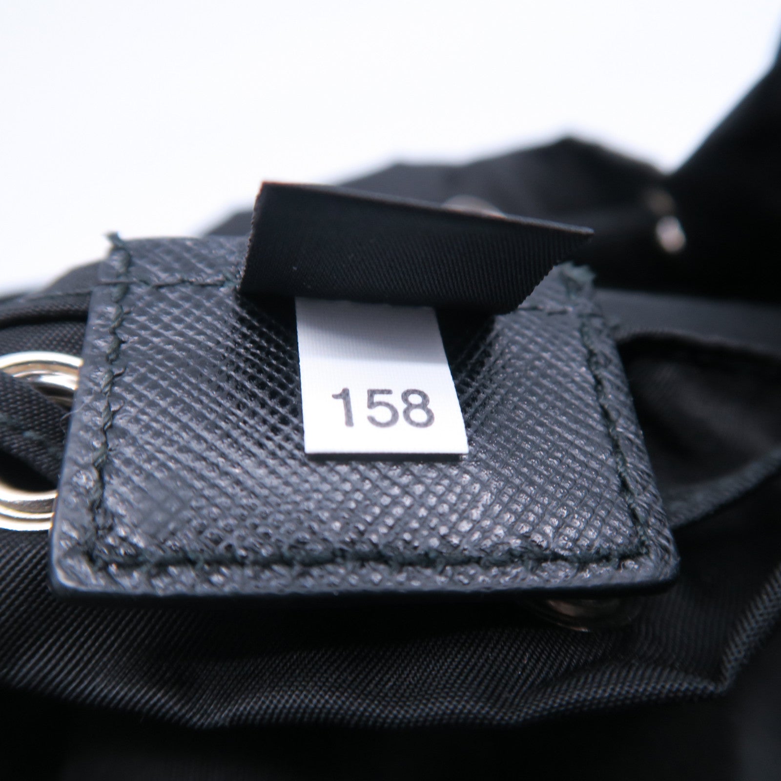 PRADA 尼龍Bag Pouch銀扣手拿包黑色
