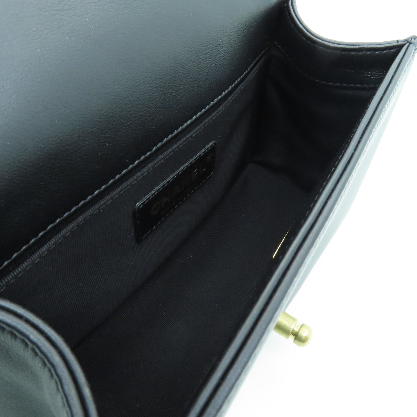 CHANEL rhombic cowhide leather Boy Chanel gold buckle chain shoulder bag black