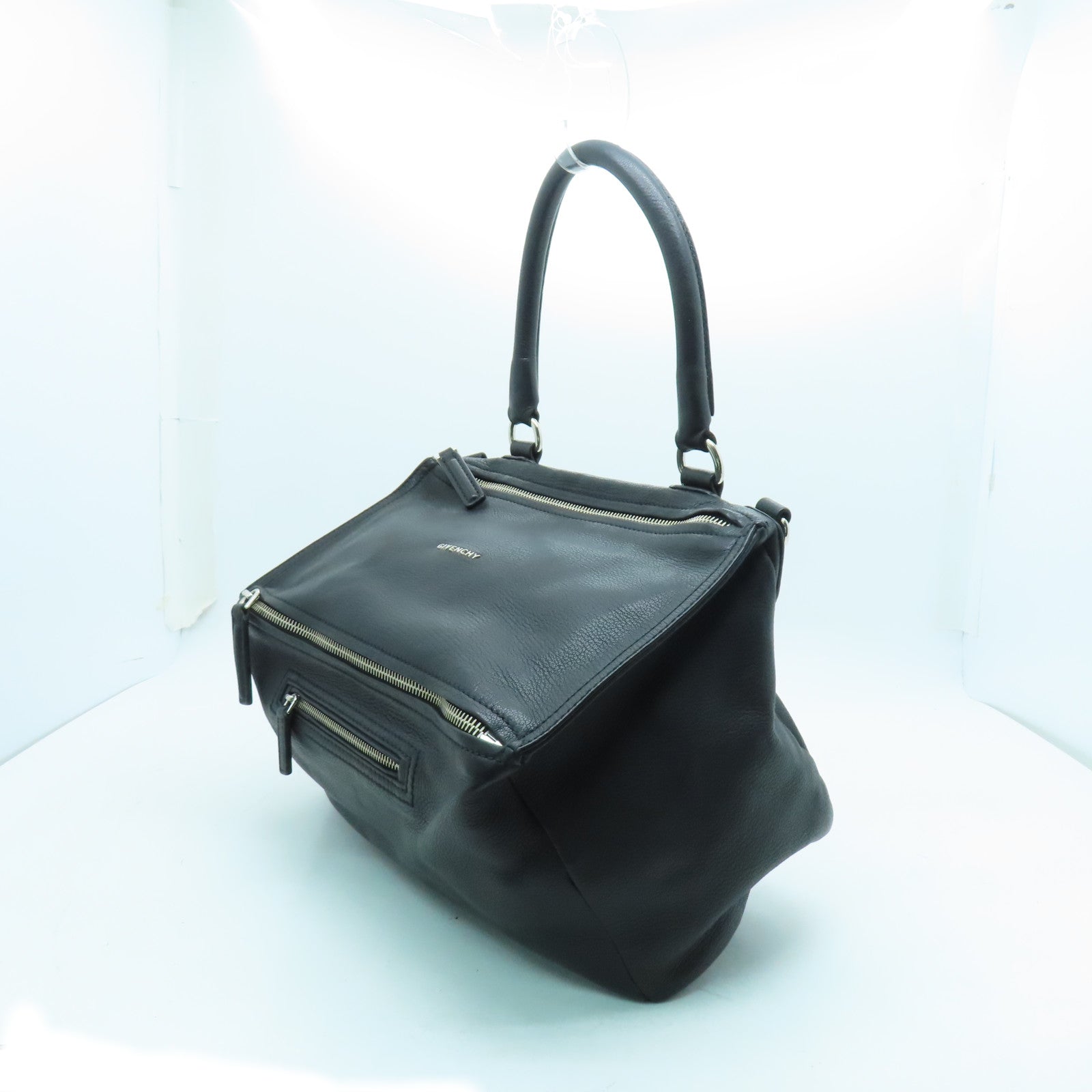 GIVENCHY 牛皮皮革Pandora Medium銀扣肩背袋黑色