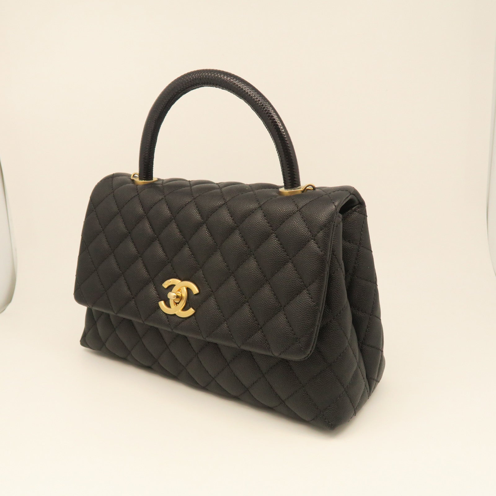 CHANEL rhombic cowhide leather CoCo Handle gold buckle shoulder bag black