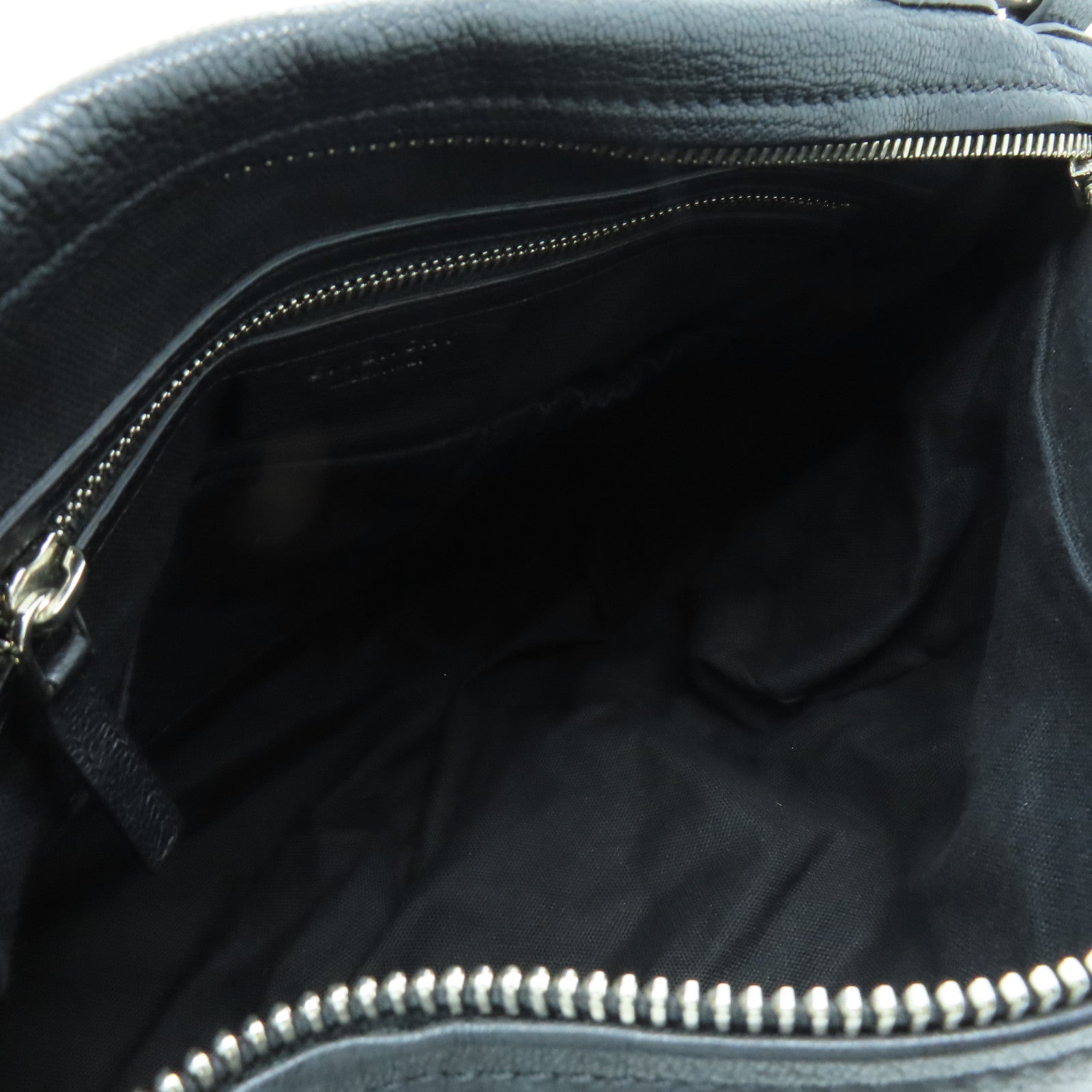 GIVENCHY 牛皮皮革Pandora Medium銀扣肩背袋黑色