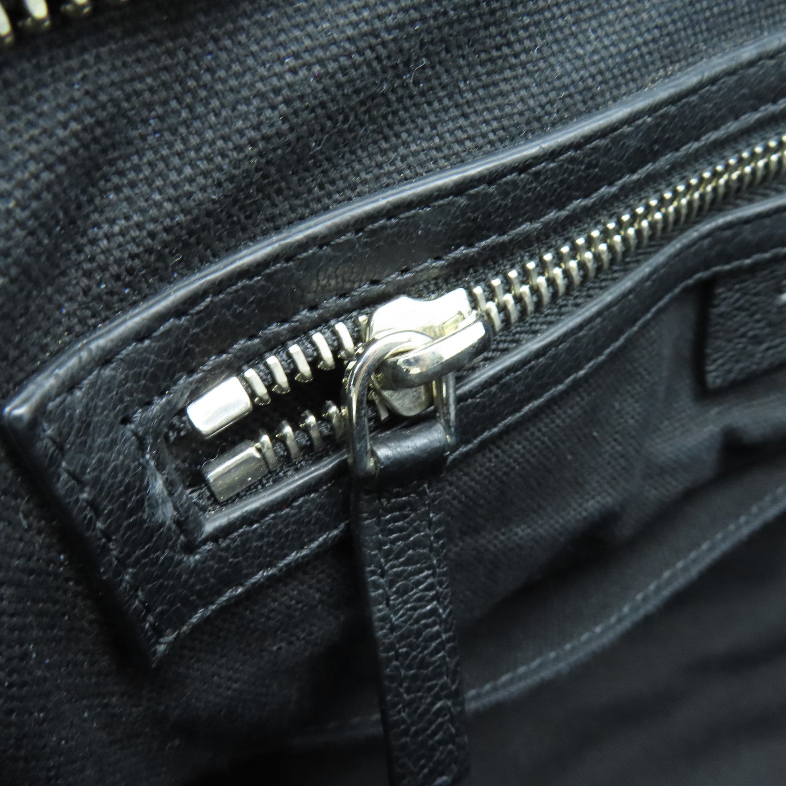 GIVENCHY 牛皮皮革Pandora Medium銀扣肩背袋黑色