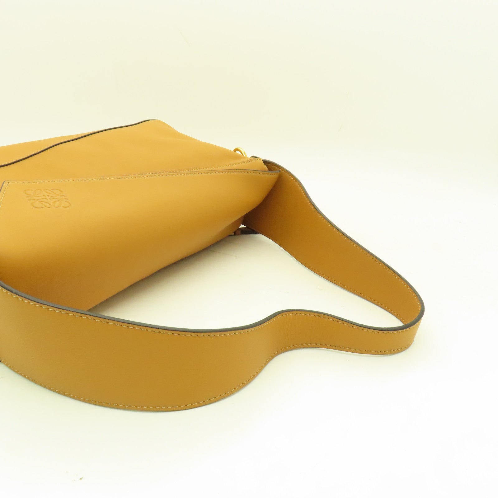 LOEWE cowhide leather Hobo Bag gold buckle shoulder bag brown
