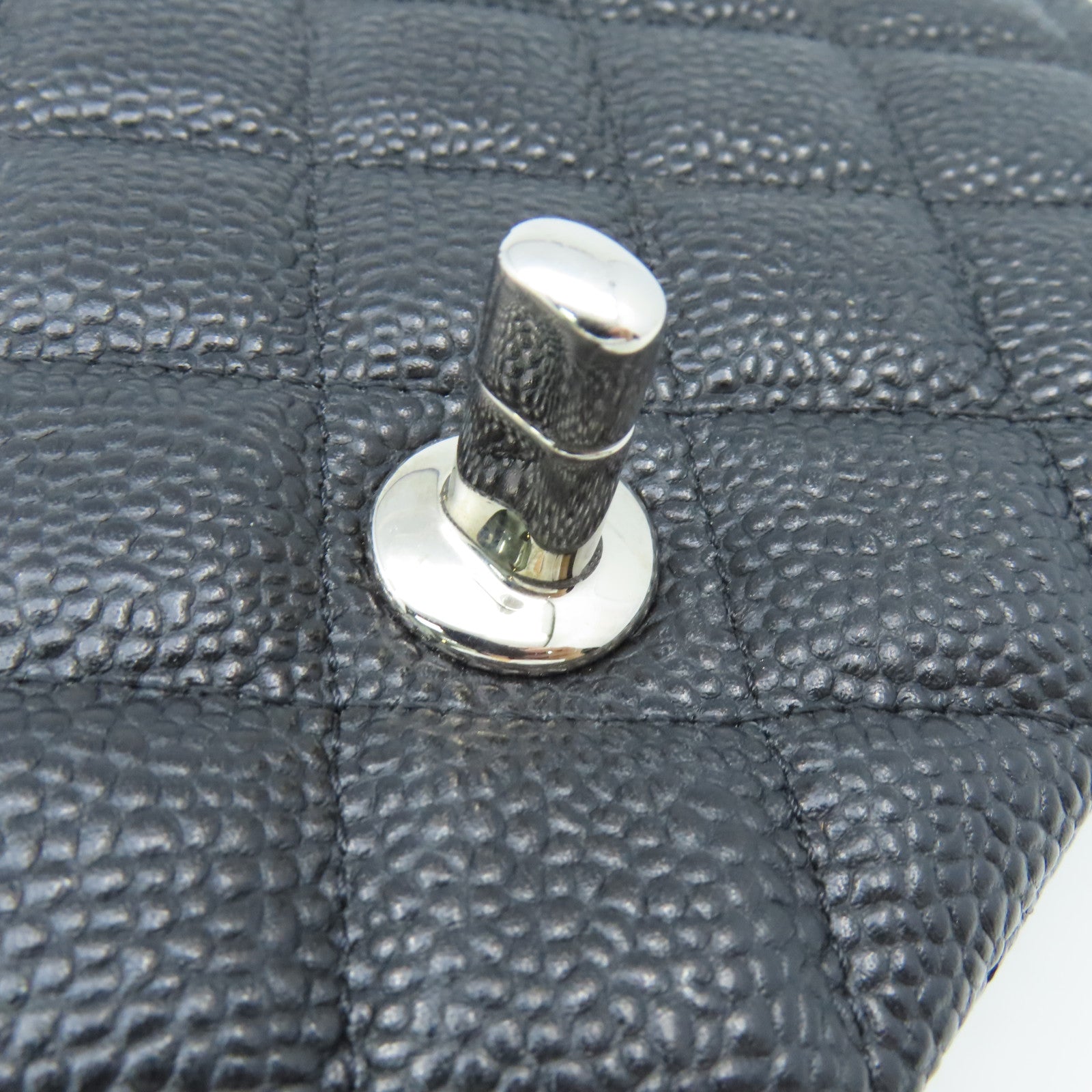 CHANEL 菱格Caviar皮革Chain Shoulder Bag銀扣鏈帶肩背袋黑色