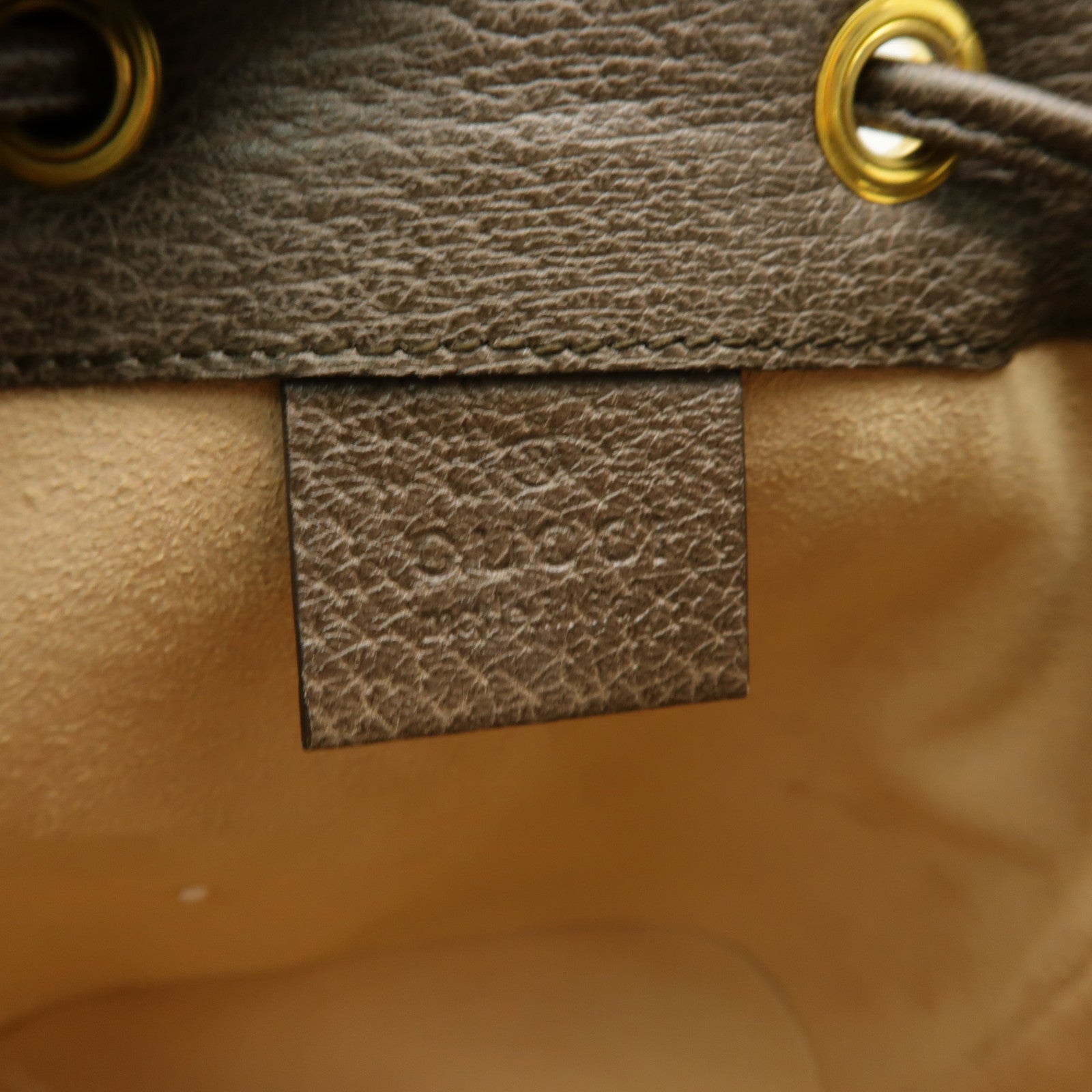 GUCCI 塗層帆布Drawstring Bucket金扣肩背袋米色