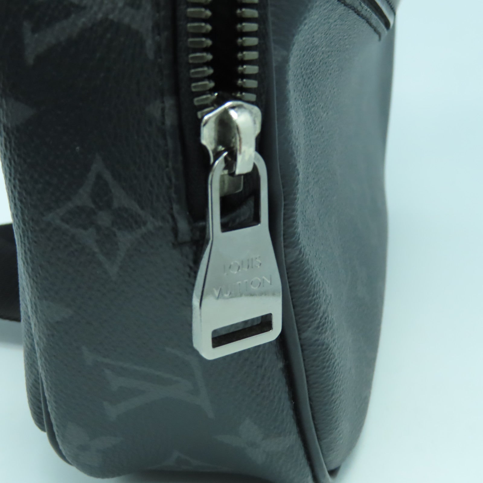 LOUIS VUITTON Monogram Eclipse Waist Bag銀扣腰包黑色/灰色