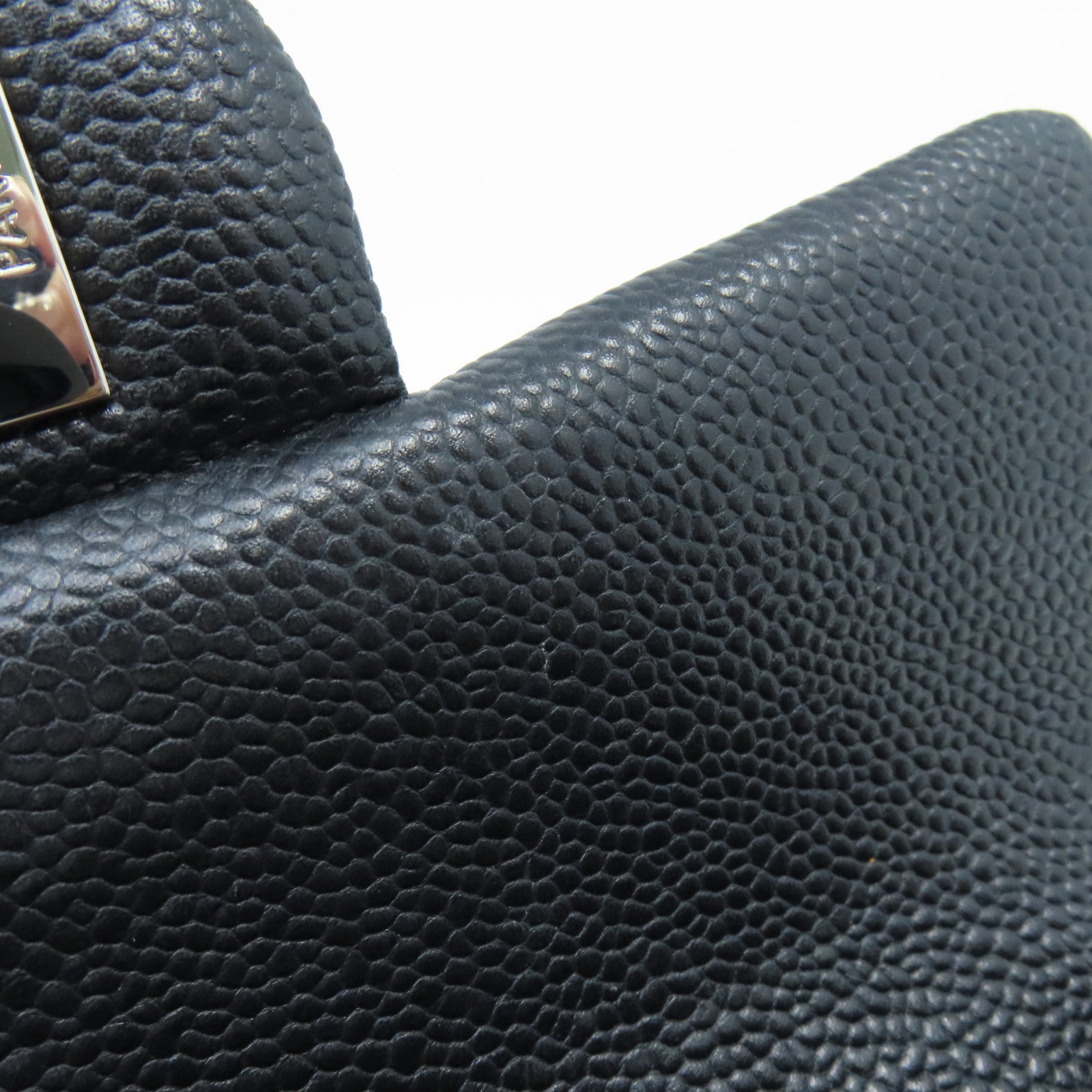 CHANEL 菱格Caviar皮革Chain Shoulder Bag銀扣鏈帶肩背袋黑色