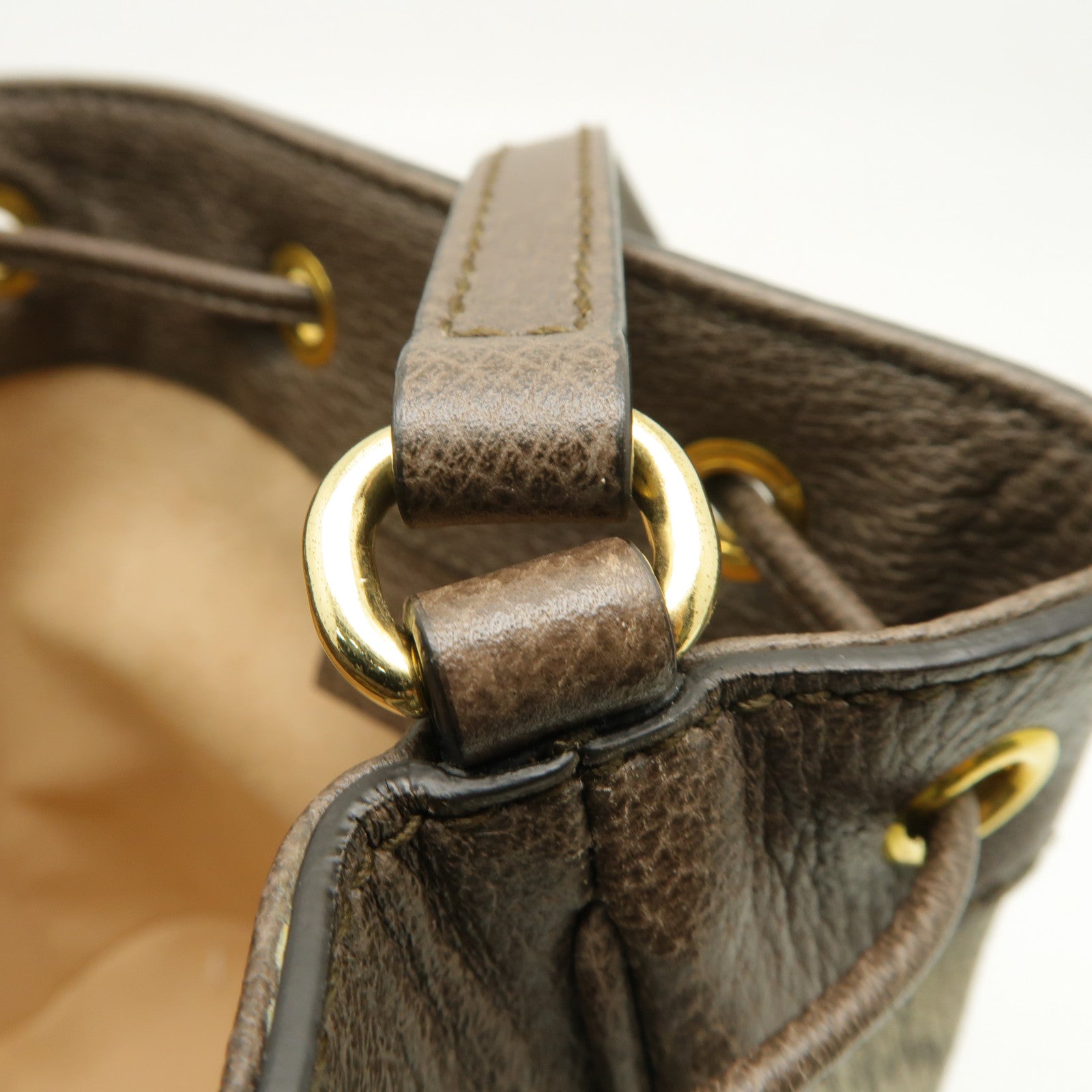 GUCCI 塗層帆布Drawstring Bucket金扣肩背袋米色
