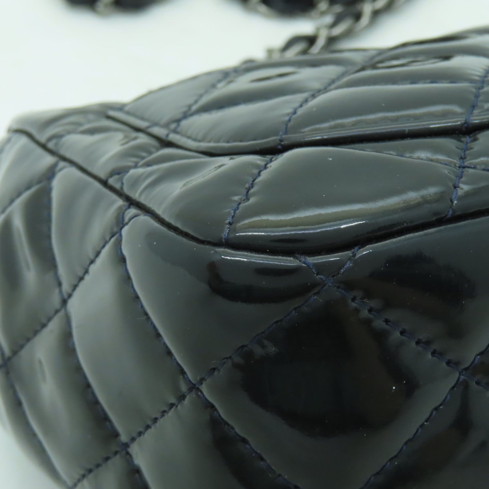 CHANEL 菱格漆皮皮革Shoulder Bag銀扣肩背袋海軍藍色