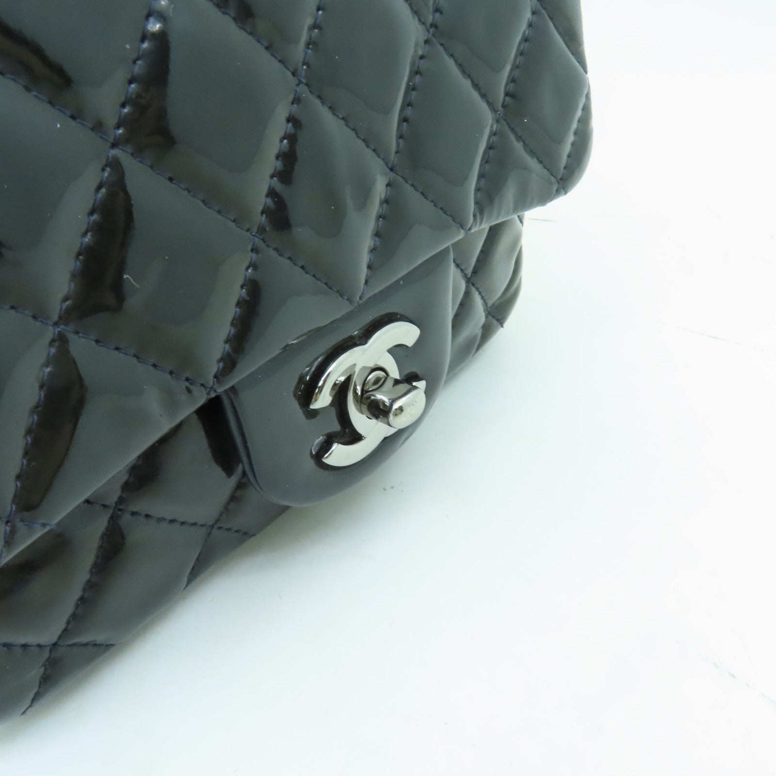 CHANEL 菱格漆皮皮革Shoulder Bag銀扣肩背袋海軍藍色