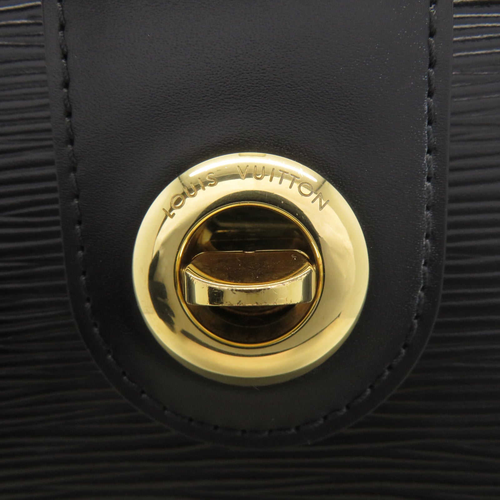 LOUIS VUITTON Epi Cluny金扣肩背袋黑色