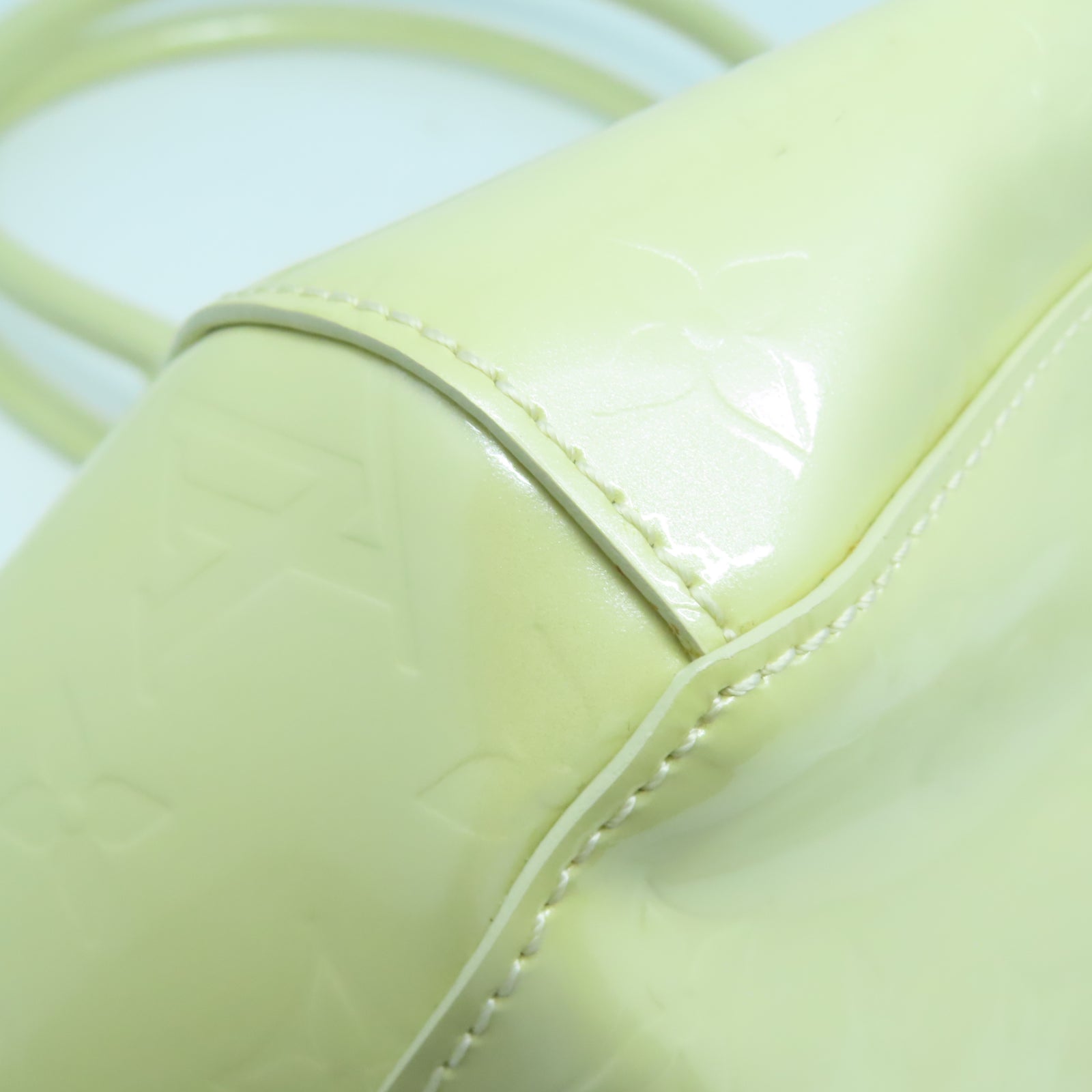 LOUIS VUITTON Monogram Vernis Sherwood GM金扣肩背袋米色