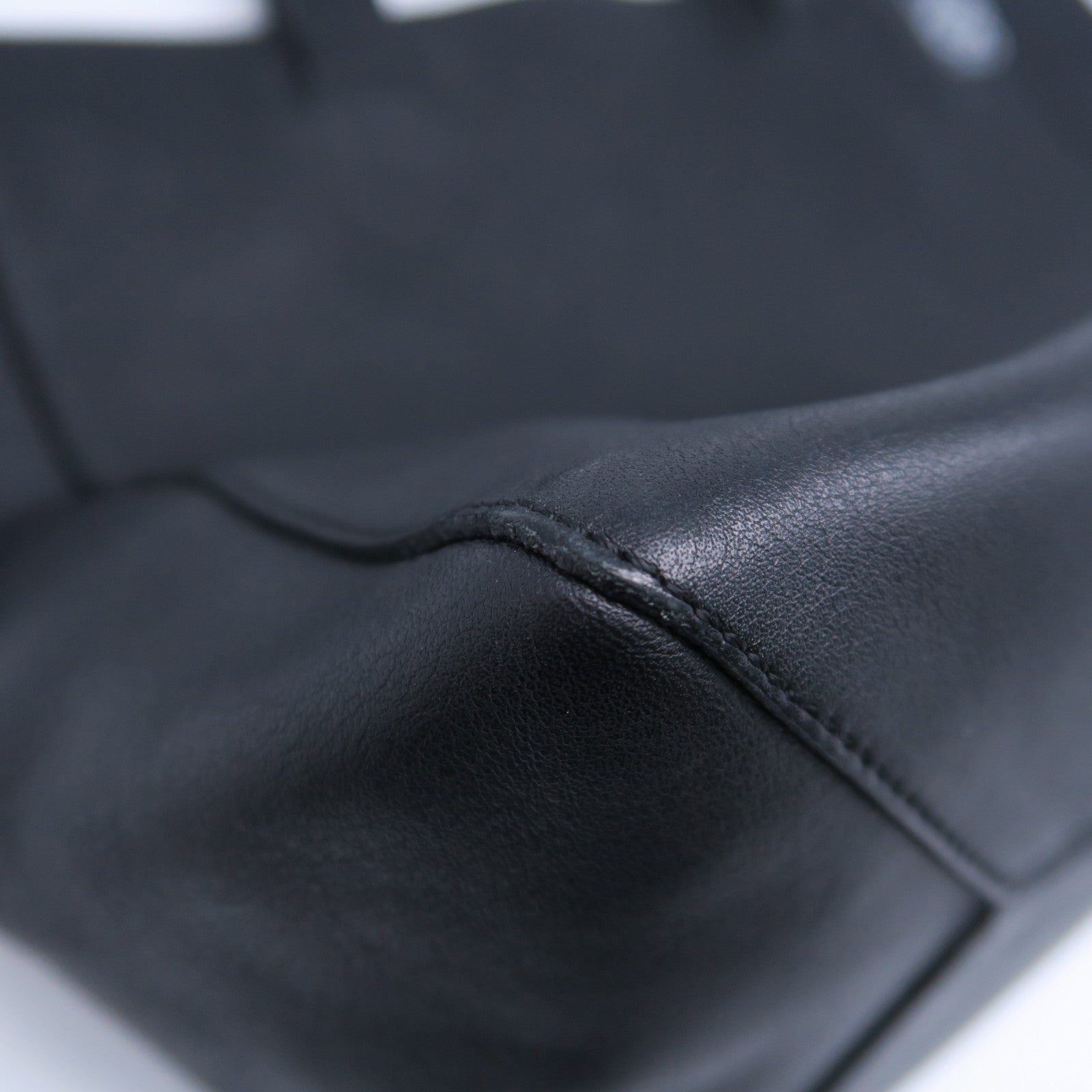 LOEWE 牛皮皮革Tote Bag銀扣肩背袋黑色