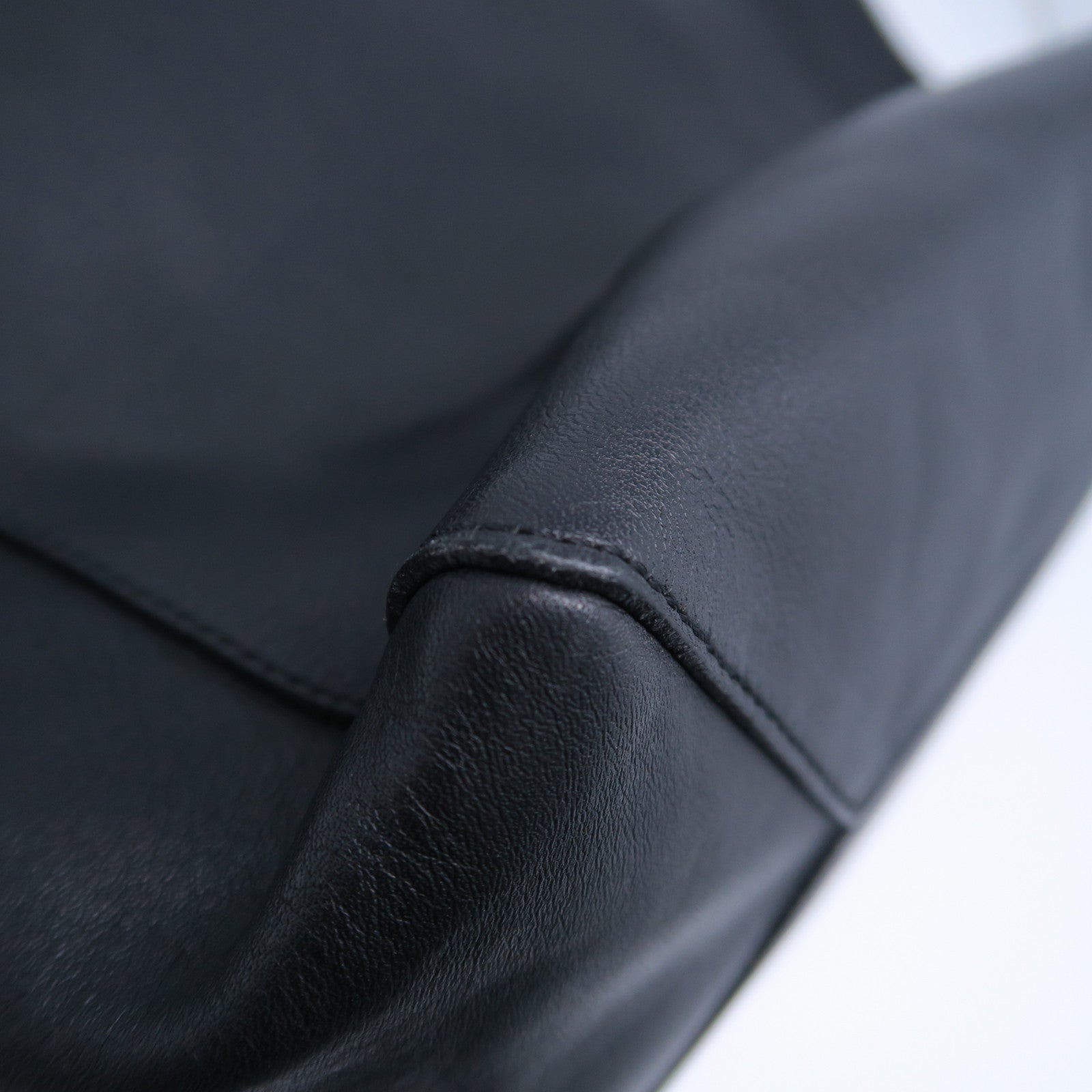 LOEWE 牛皮皮革Tote Bag銀扣肩背袋黑色