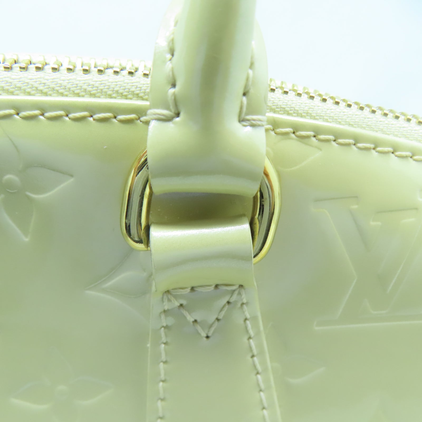 LOUIS VUITTON Monogram Vernis Sherwood GM金扣肩背袋米色