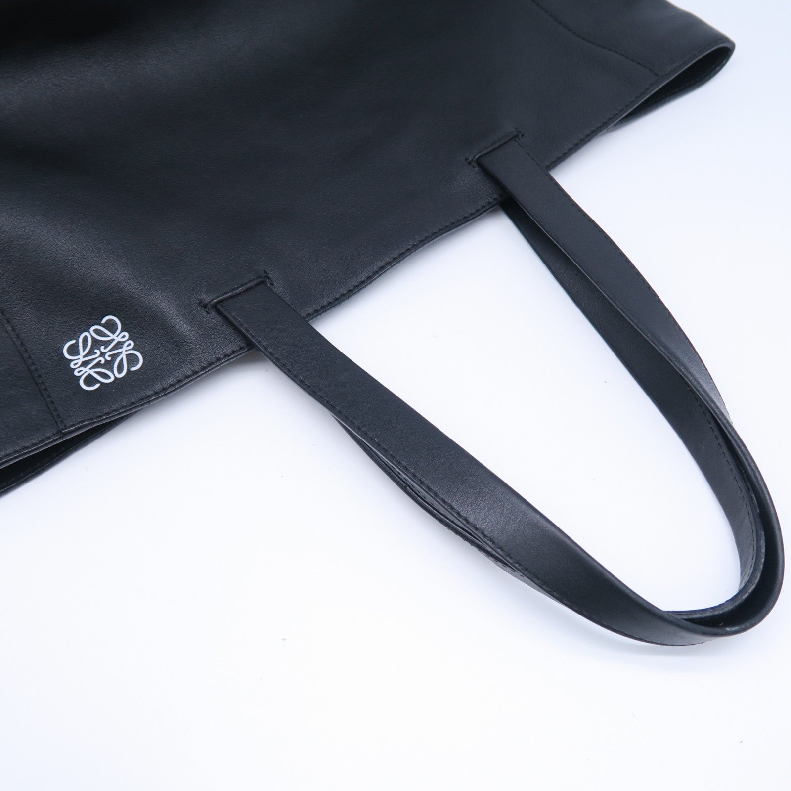 LOEWE 牛皮皮革Tote Bag銀扣肩背袋黑色