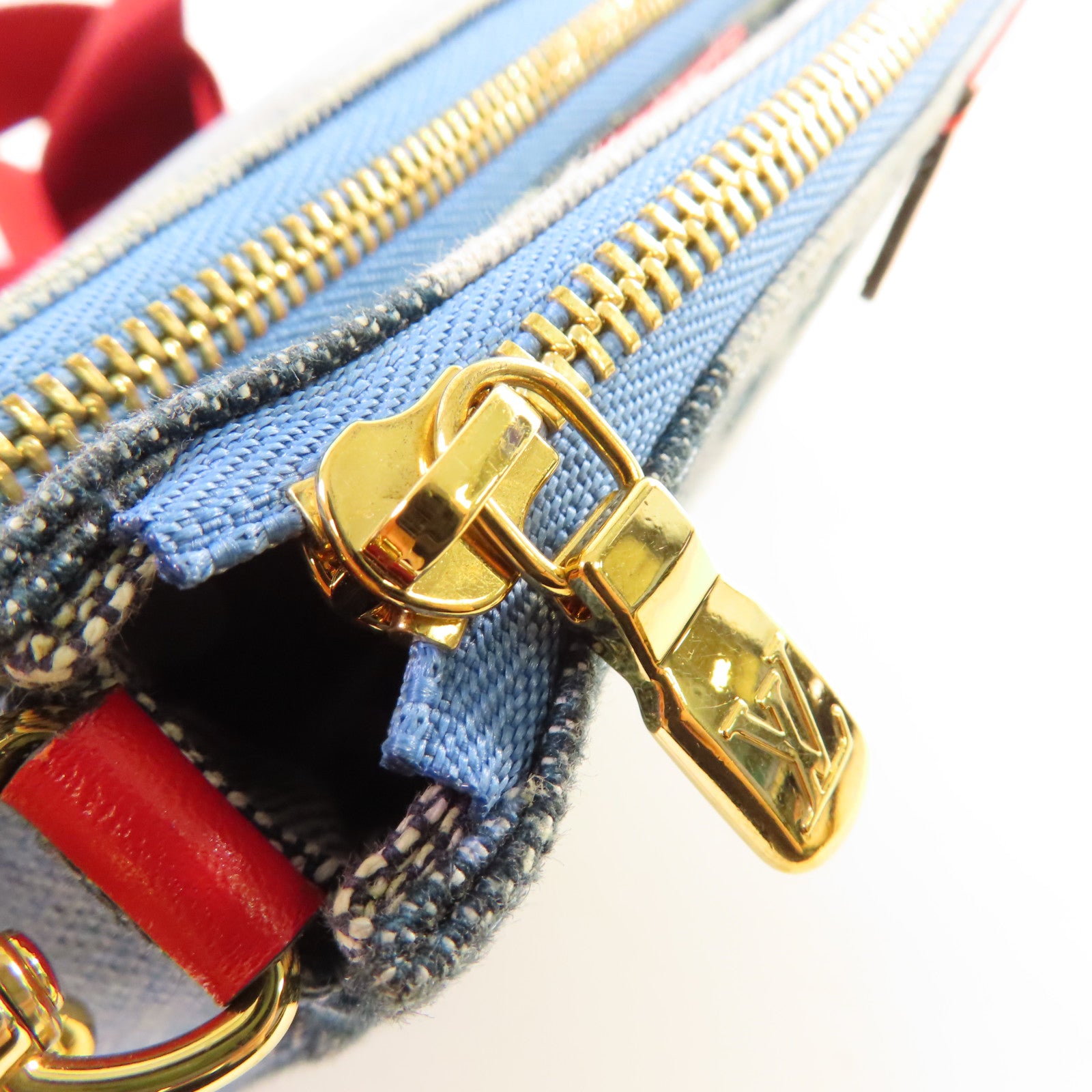 LOUIS VUITTON Monogram Denim Patchwork Multi Pochette Accessoires Shoulder Bag金扣肩背袋藍色/紅色
