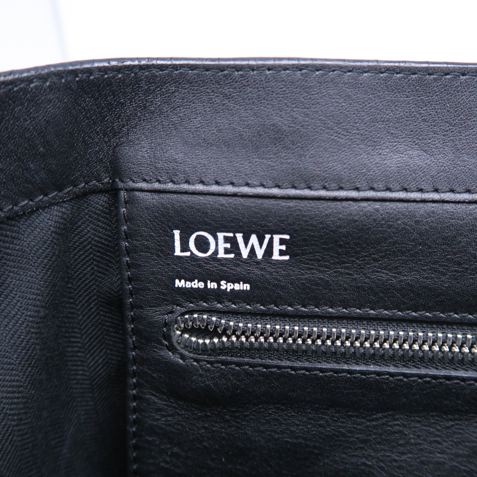 LOEWE 牛皮皮革Tote Bag銀扣肩背袋黑色