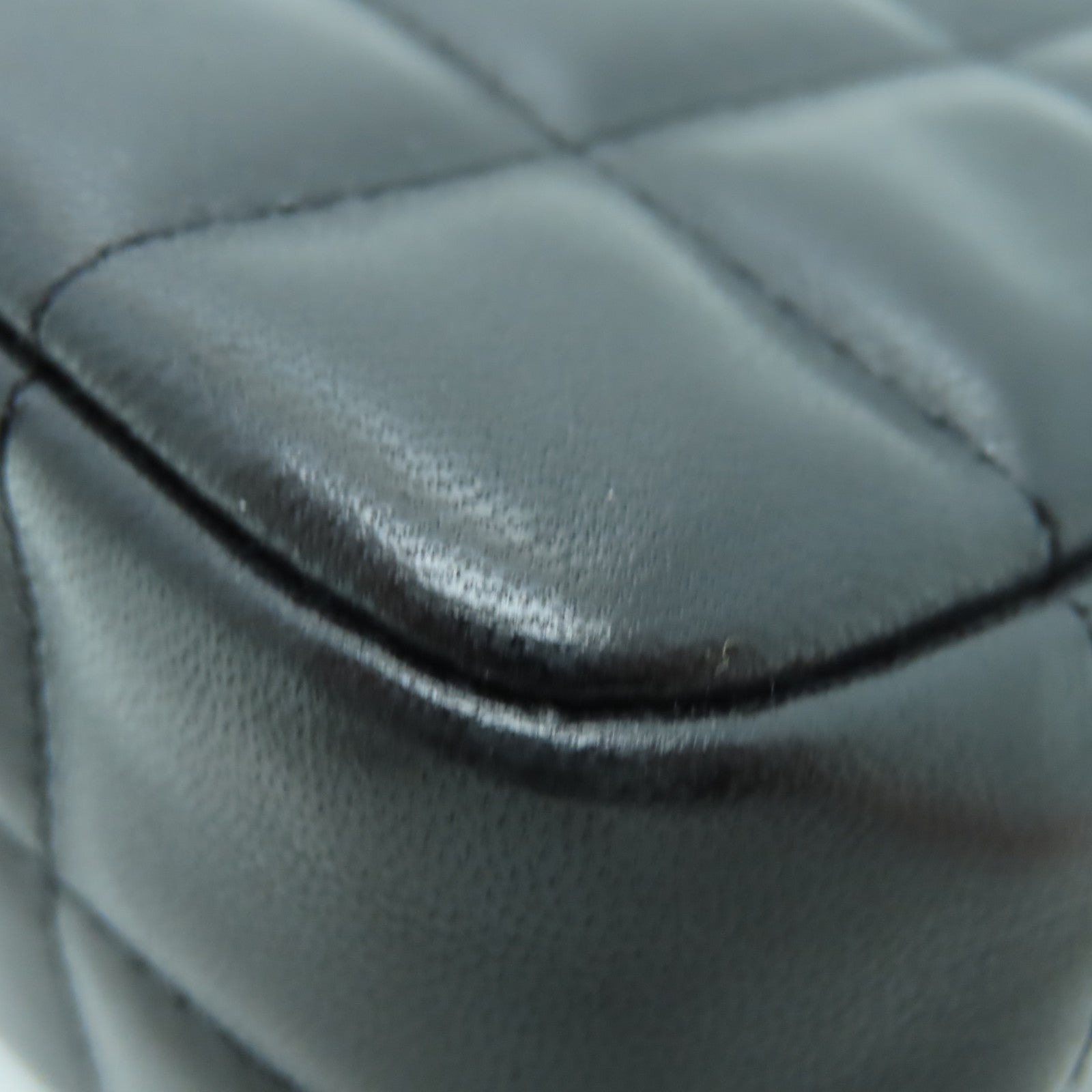 CHANEL 羊皮皮革Chain Shoulder金扣鏈帶肩背袋黑色