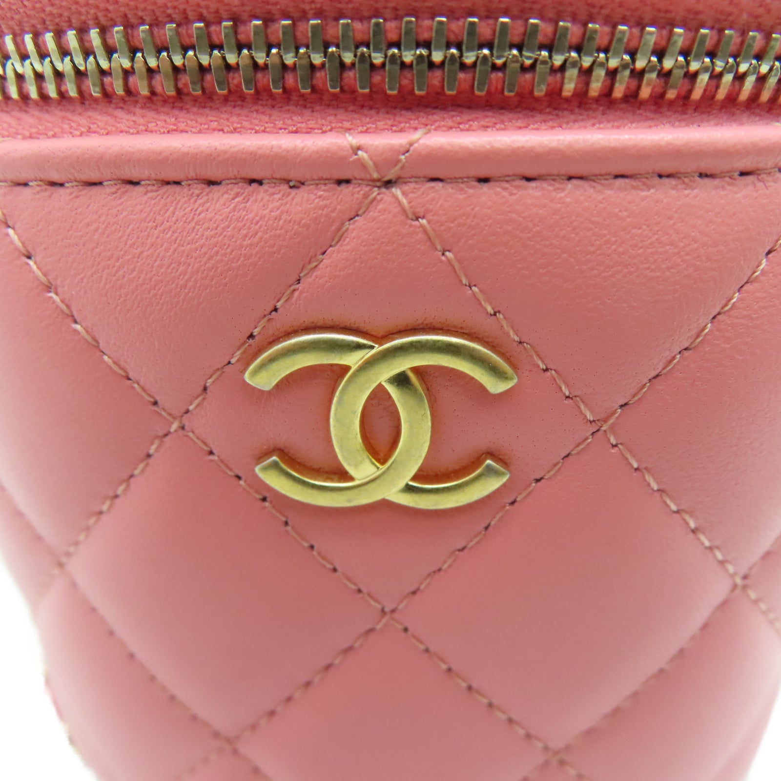 CHANEL 菱格羊皮皮革Small Vanity Case金扣链带手挽肩背两用袋粉红色