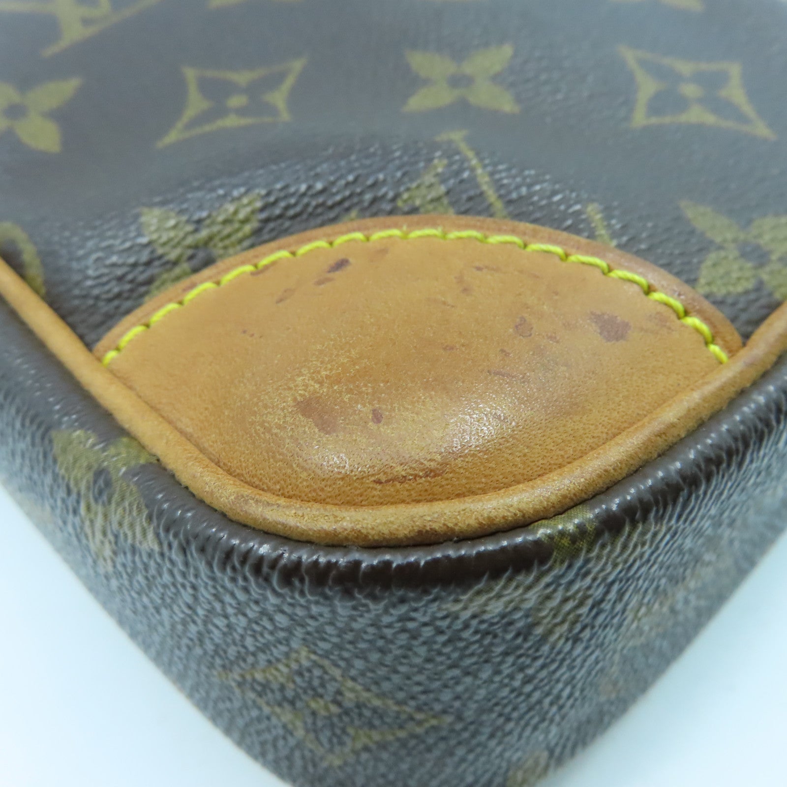 LOUIS VUITTON Monogram Danube金扣肩背袋啡色