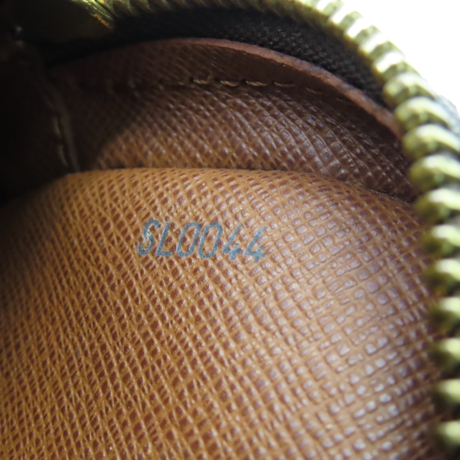 LOUIS VUITTON Monogram Danube金扣肩背袋啡色