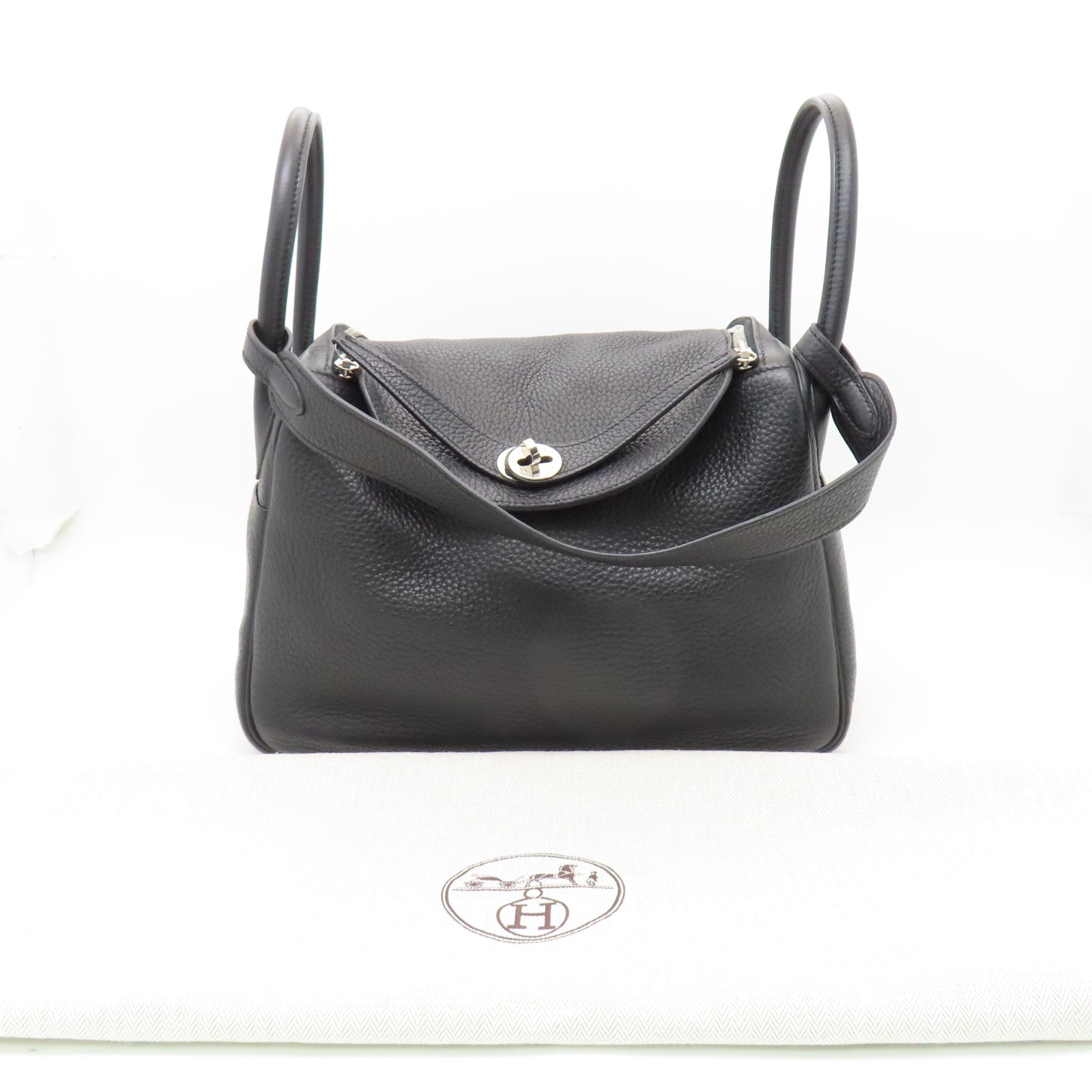 HERMES Clemence皮革Lindy 30銀扣肩背袋經典黑色