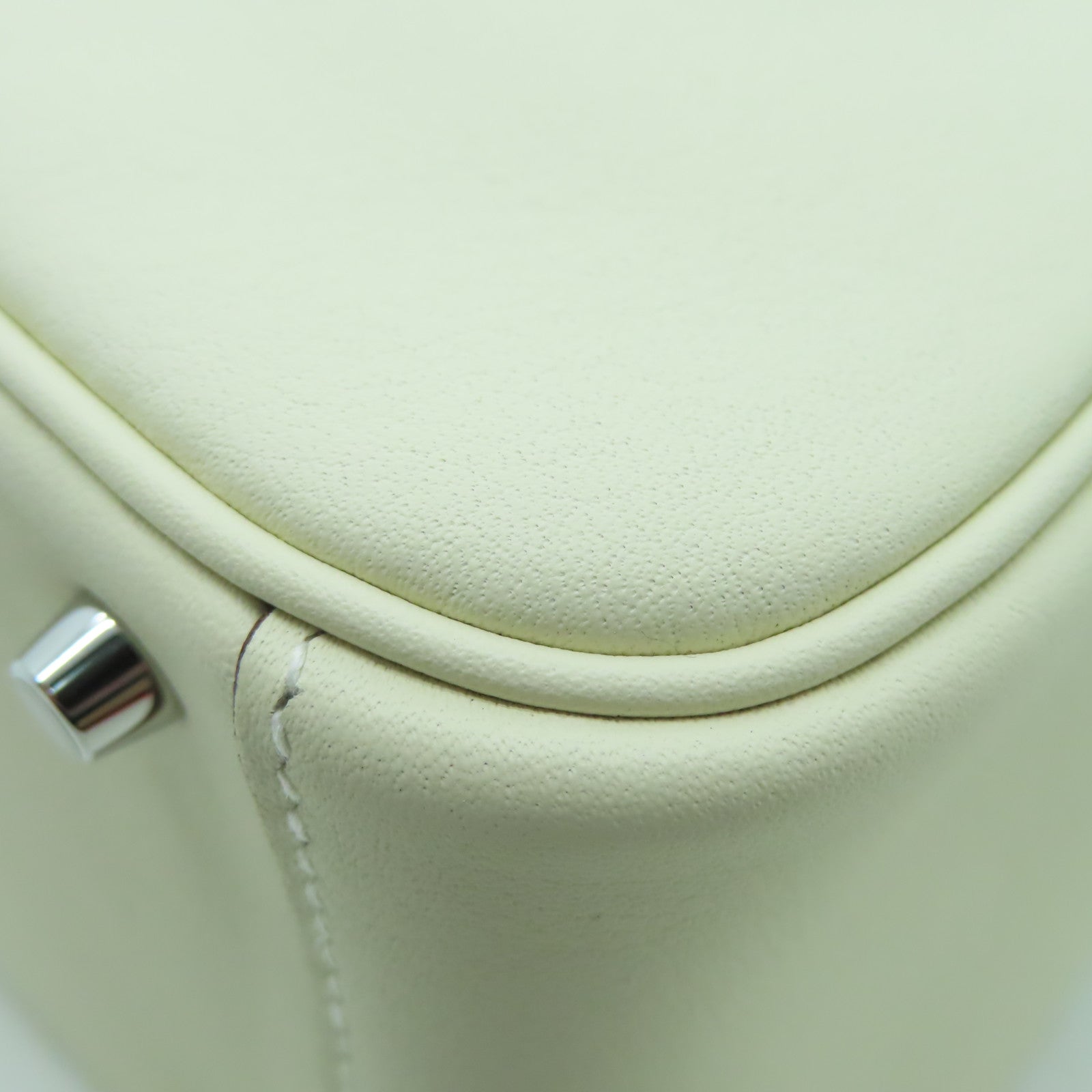 HERMES Swift皮革Mini Lindy銀扣手挽肩背兩用袋奶油白