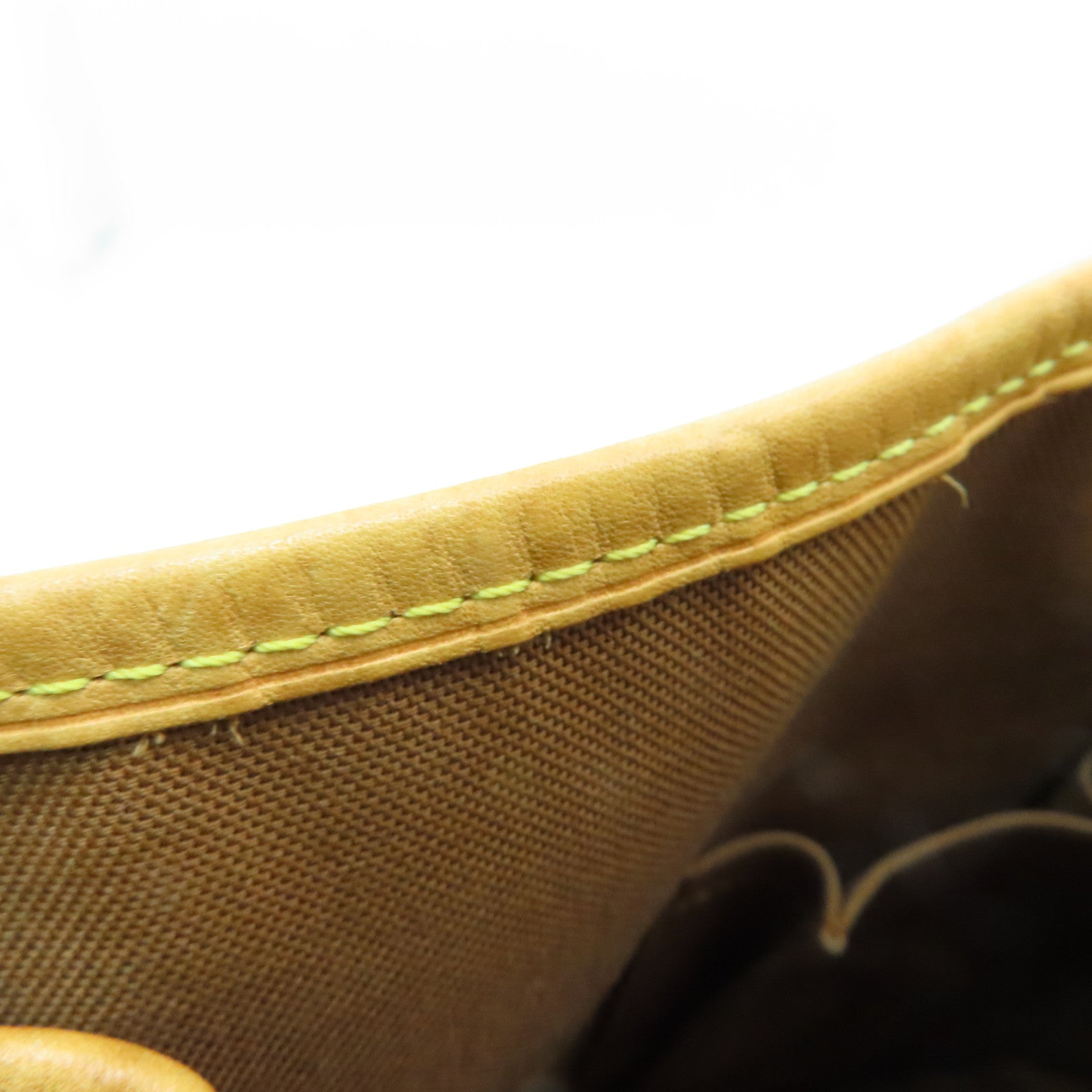 LOUIS VUITTON Monogram Batignolles Hand Bag Gold Buckle Hand Bag Brown
