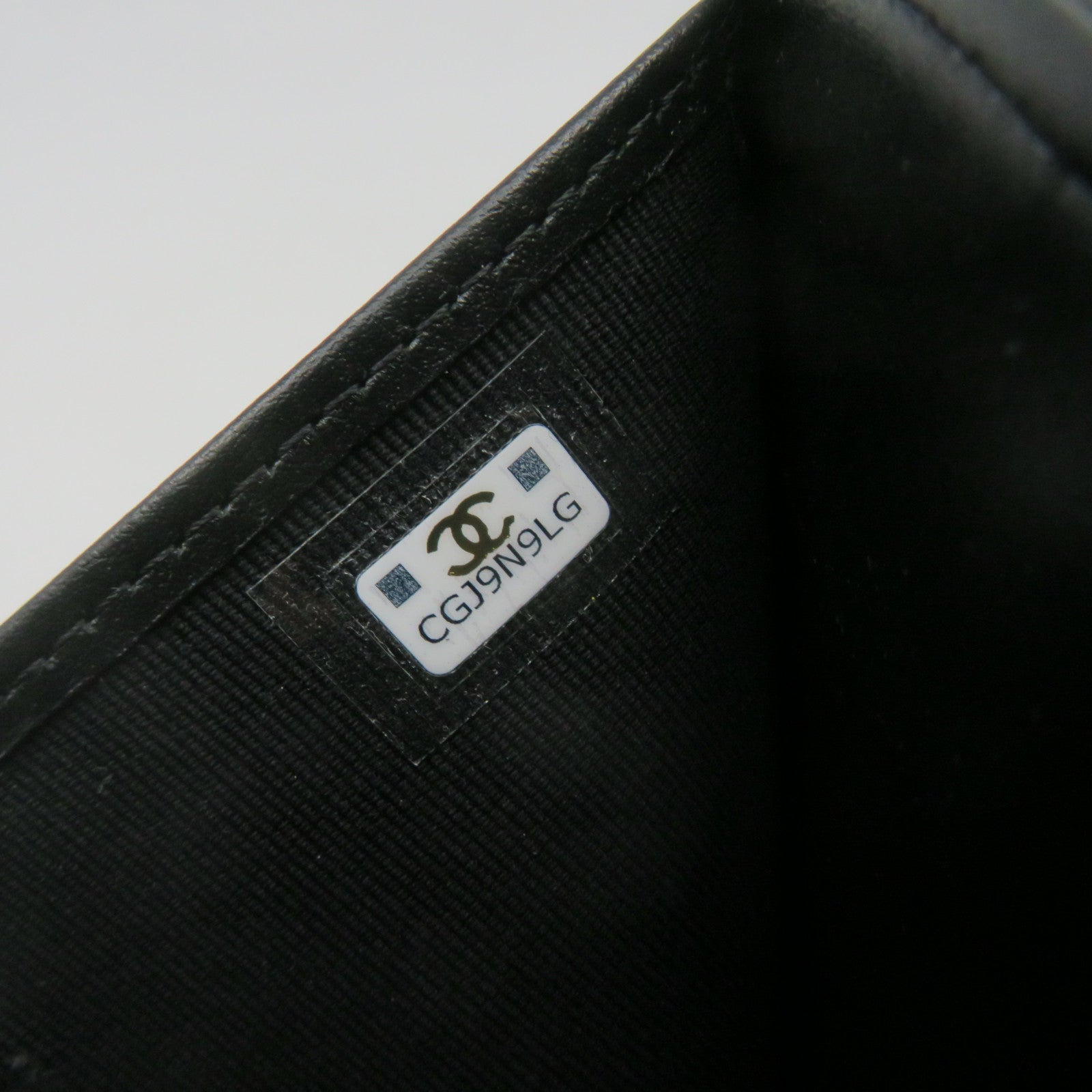CHANEL Rhombus Caviar Leather Short Wallet Gold Buckle Short Wallet Black