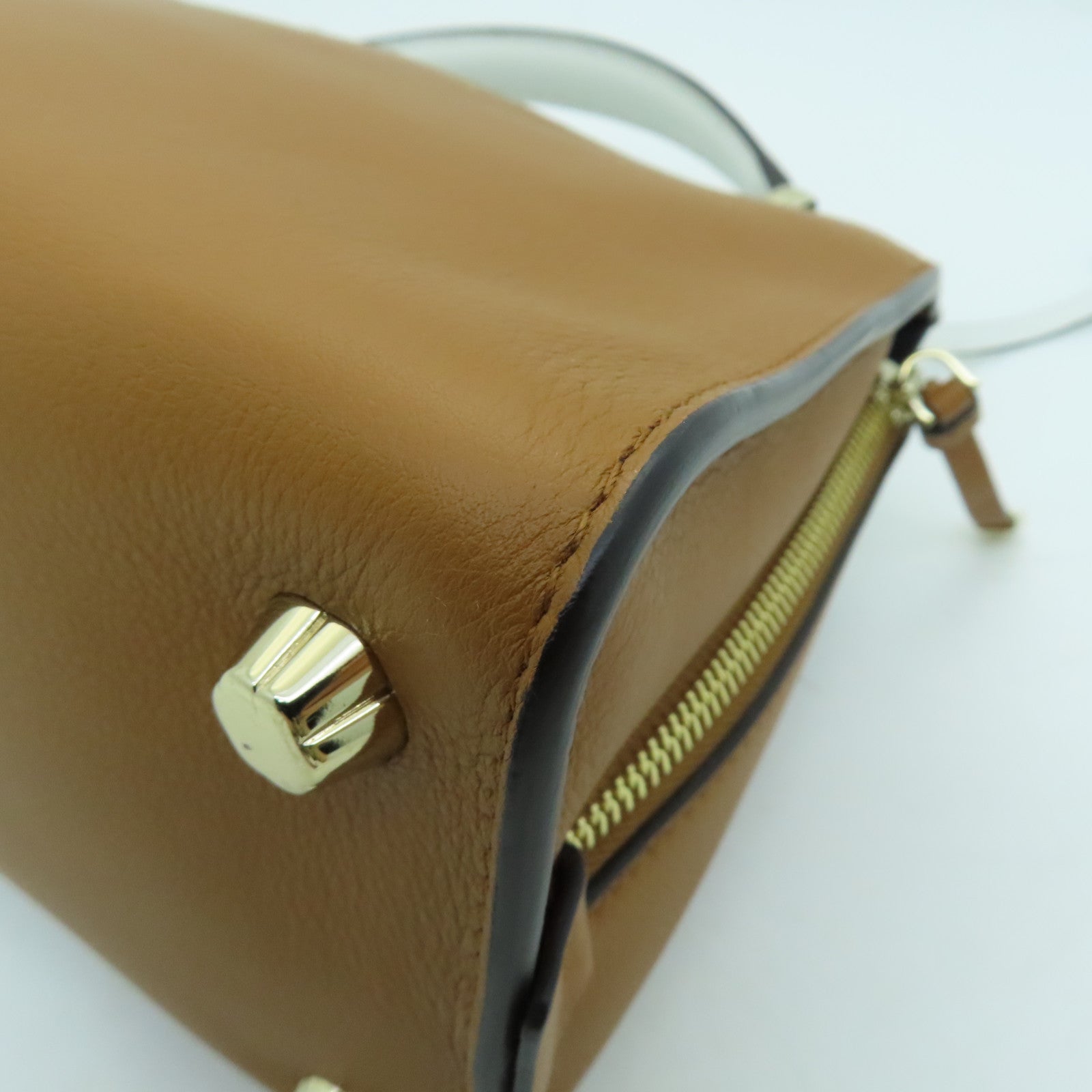 Salvatore Ferragamo Cowhide Leather 2 Way Shoulder Gold Buckle Handle Shoulder Bag Brown/White