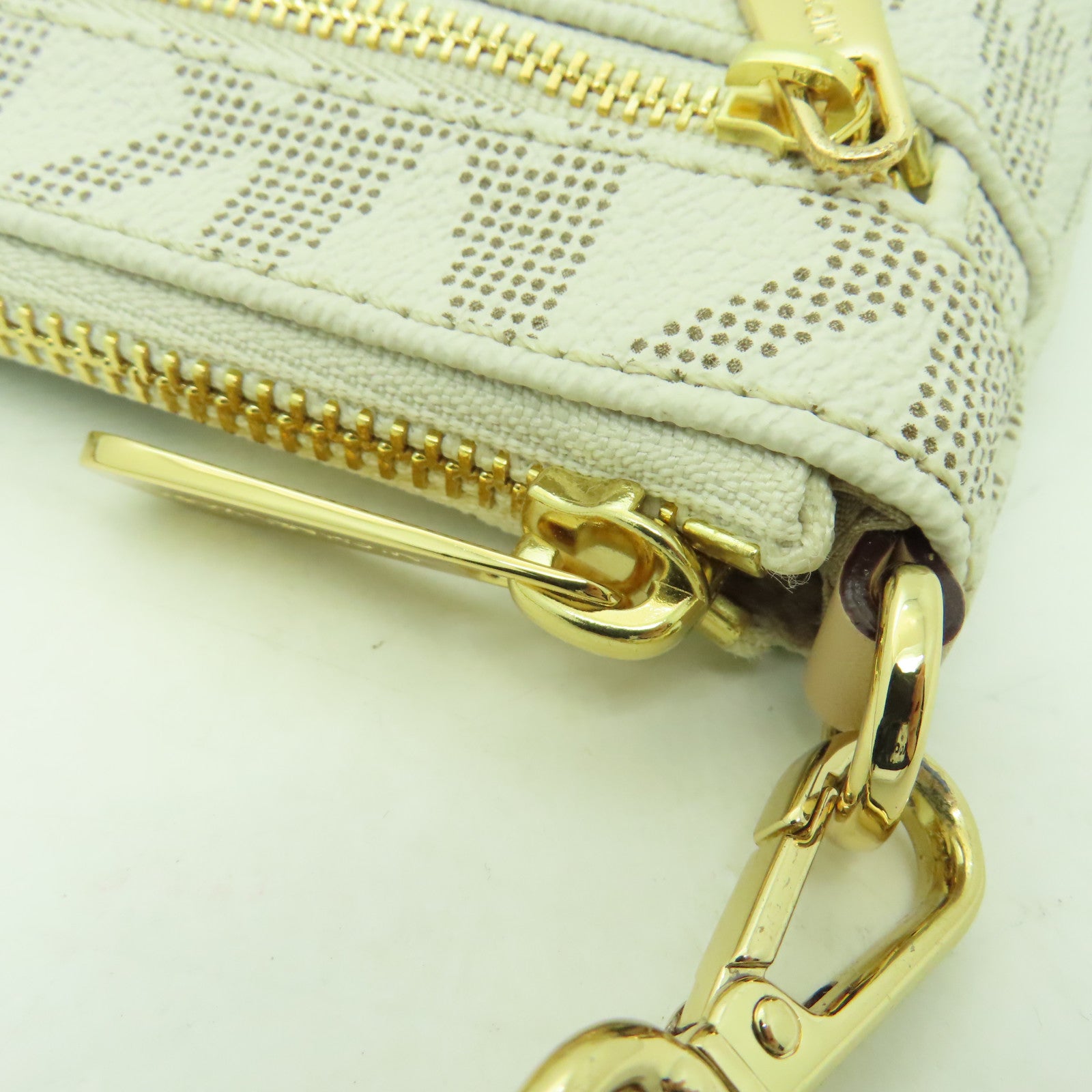 Michael Kors 塗層帆布LG Wristlet金扣手挽袋白色
