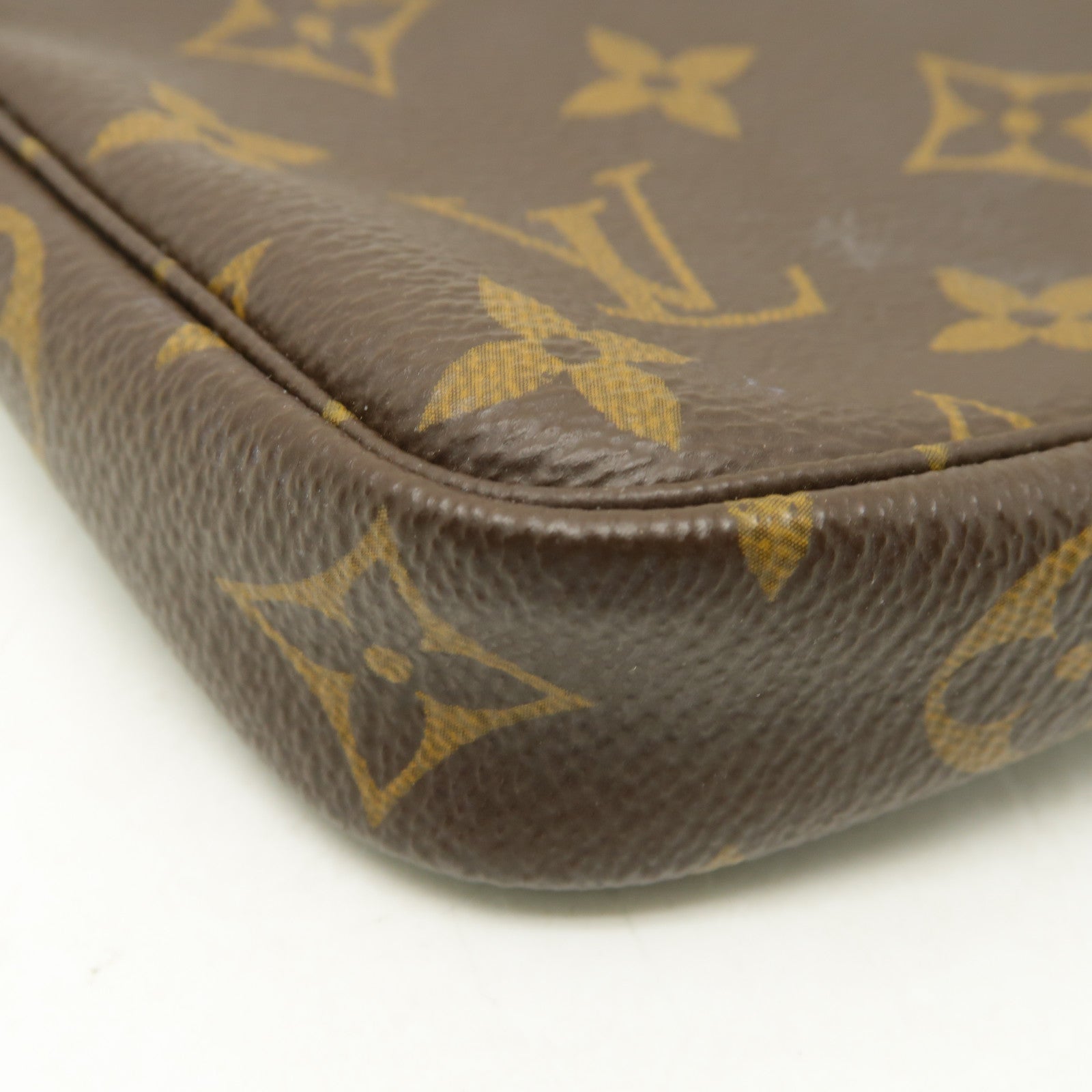 LOUIS VUITTON Monogram Mini Pochette金扣手挽袋棕色