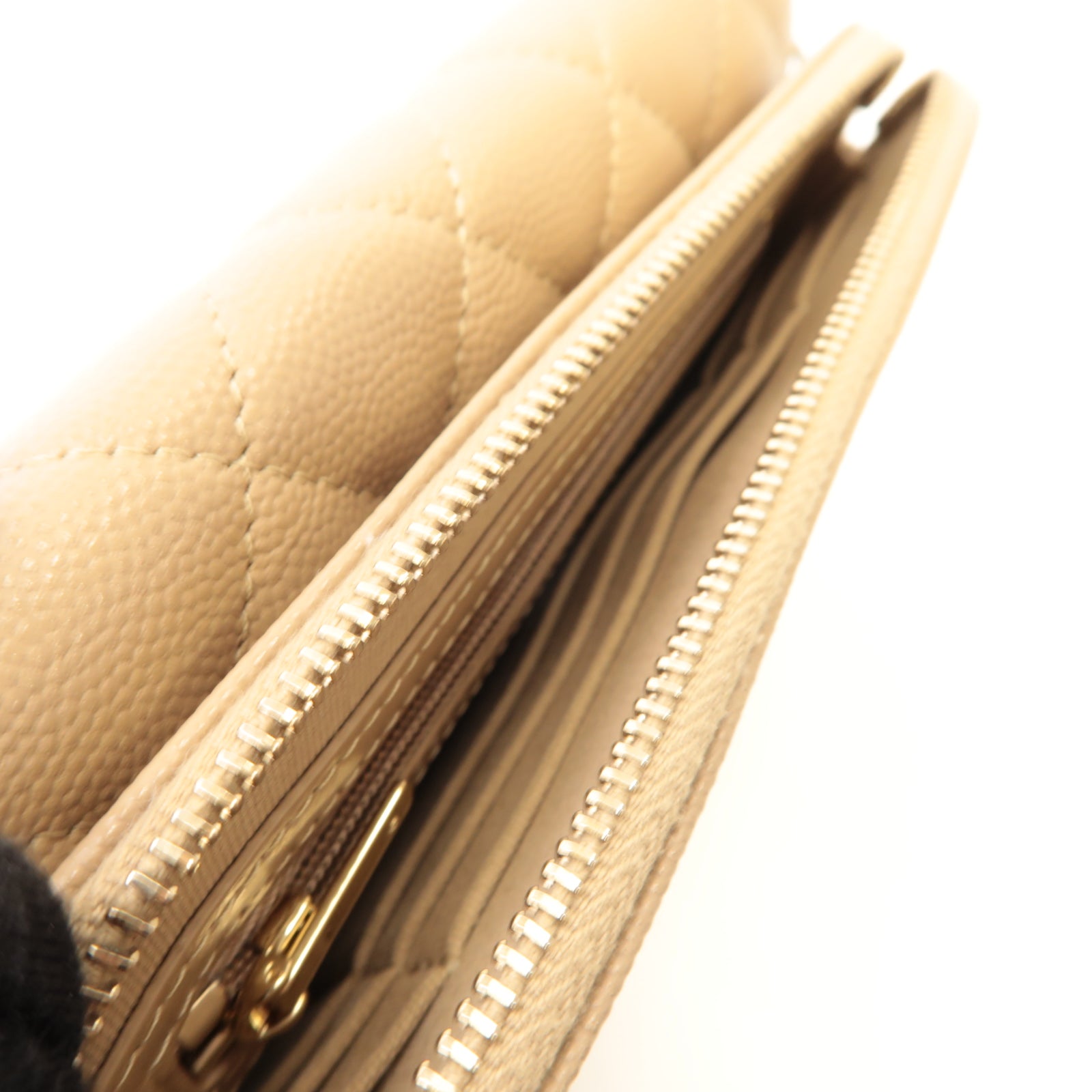 CHANEL 菱格Caviar皮革Chain Shoulder金扣鏈帶肩背袋米色