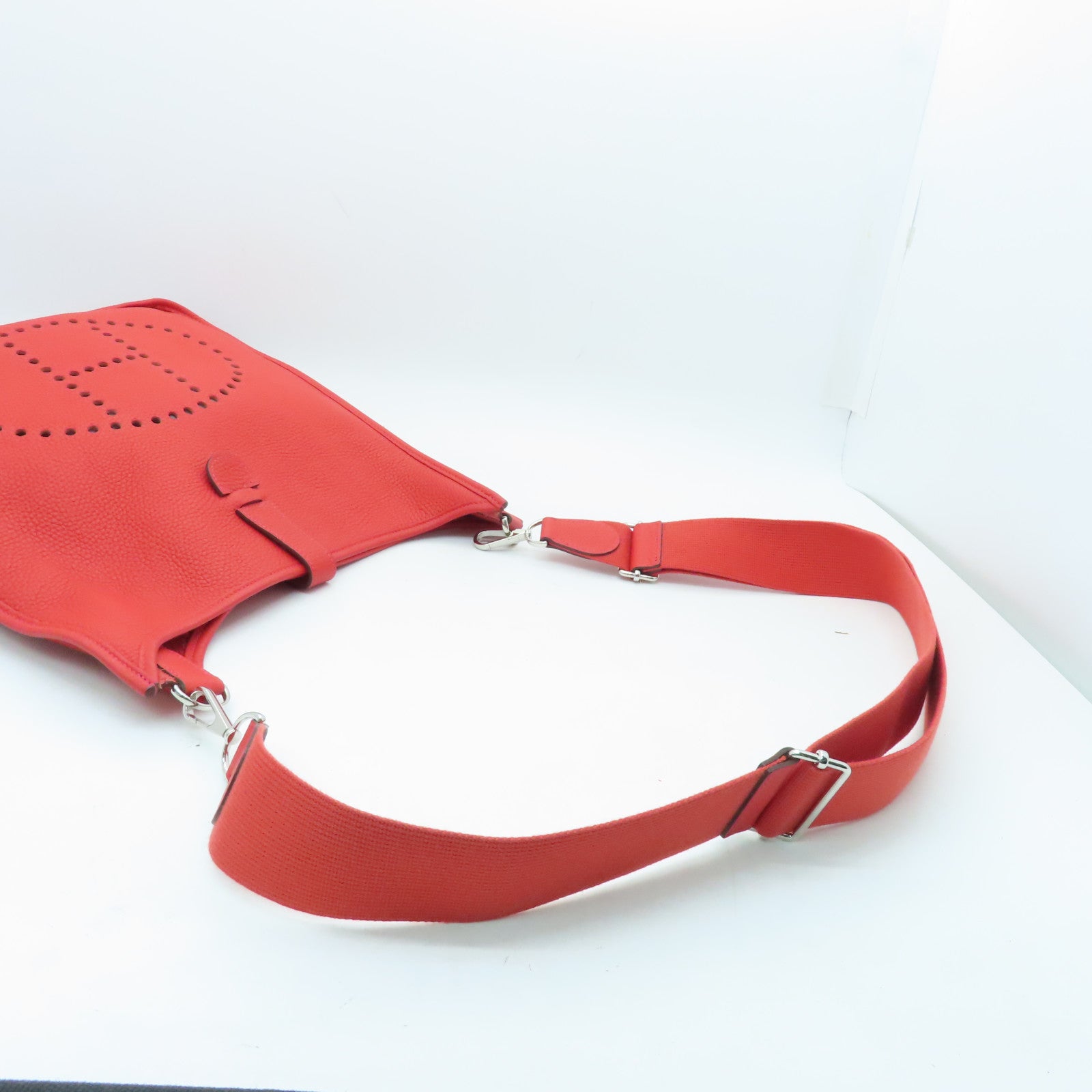 HERMES Clemence皮革Evelyne GM银扣肩背袋红色