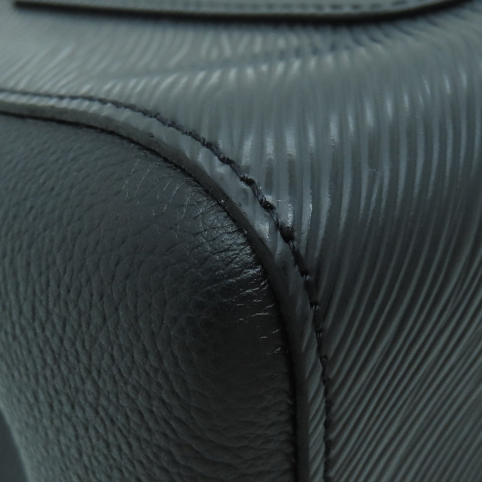 LOUIS VUITTON Epi Marelle MM銀扣肩背袋黑色