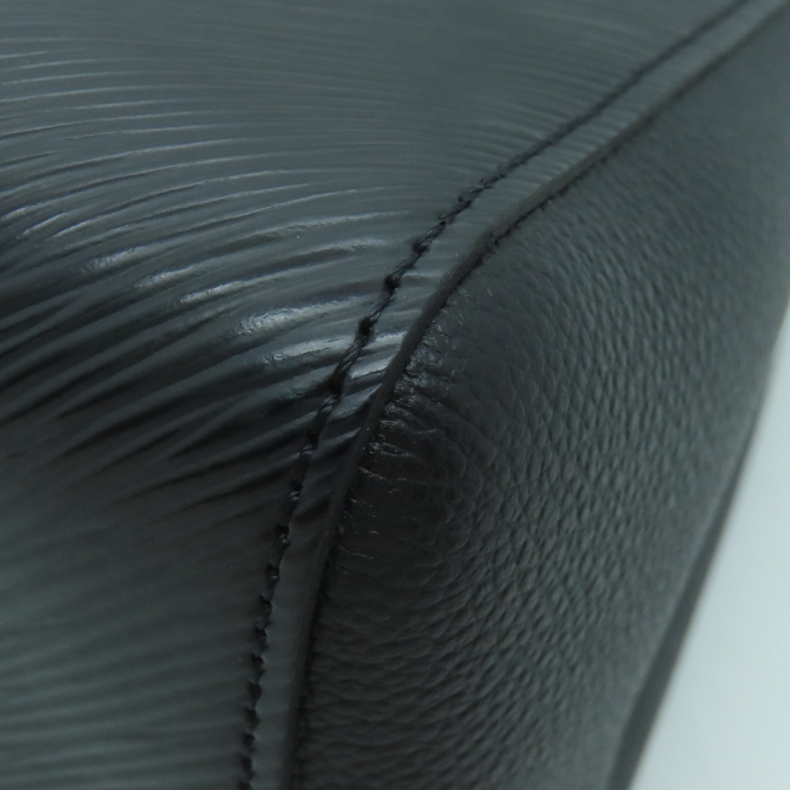 LOUIS VUITTON Epi Marelle MM銀扣肩背袋黑色