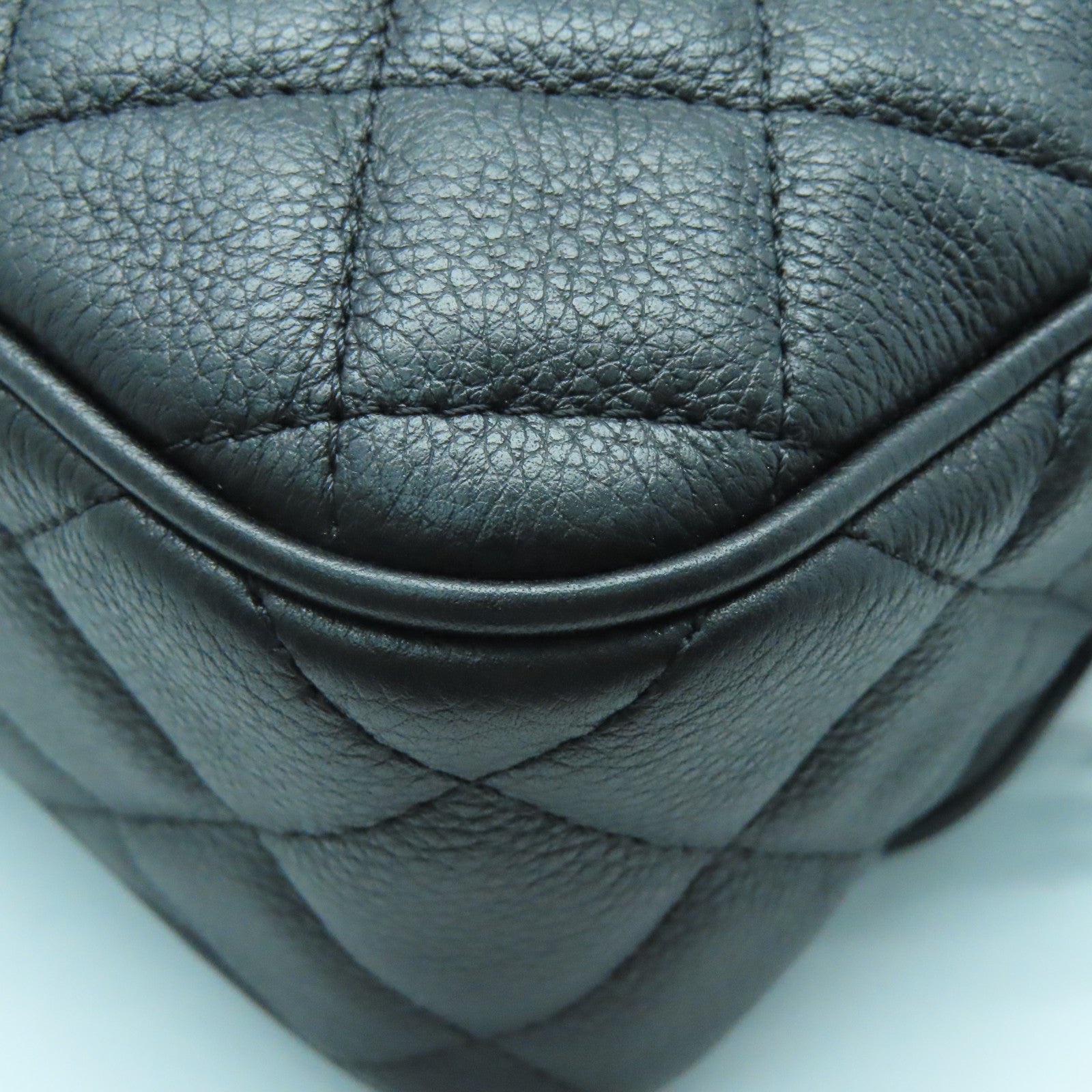CHANEL 菱格牛皮皮革Shoulder Bag银扣肩背袋黑色