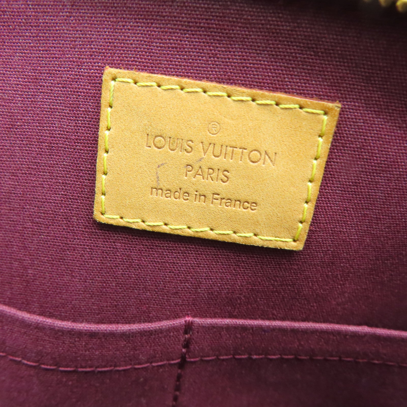 LOUIS VUITTON 【Sharp Discount】Vernis Sherwood GM Gold Buckle Hand Bag Wine Red