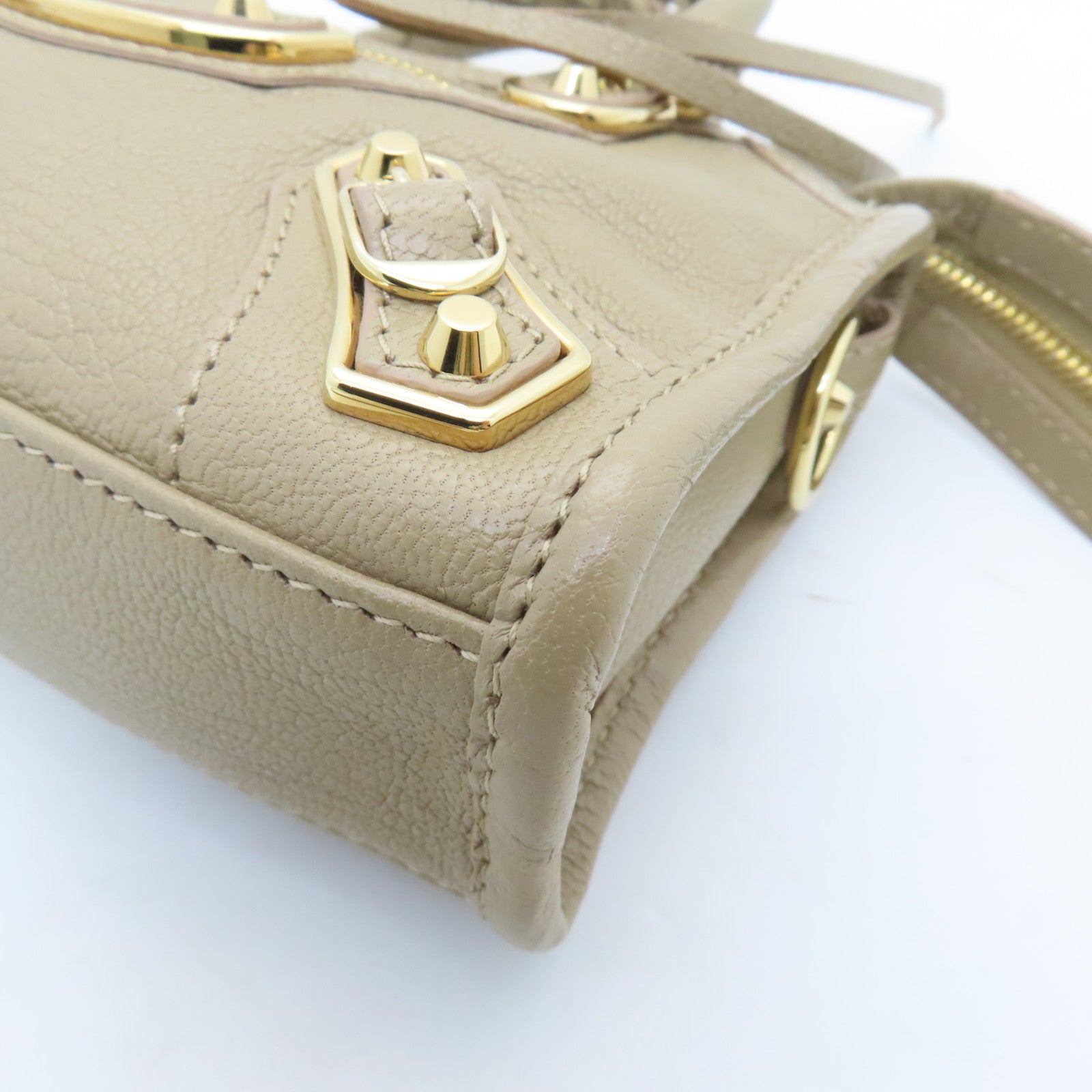 BALENCIAGA 牛皮皮革Nano City金扣手挽肩背两用袋杏色