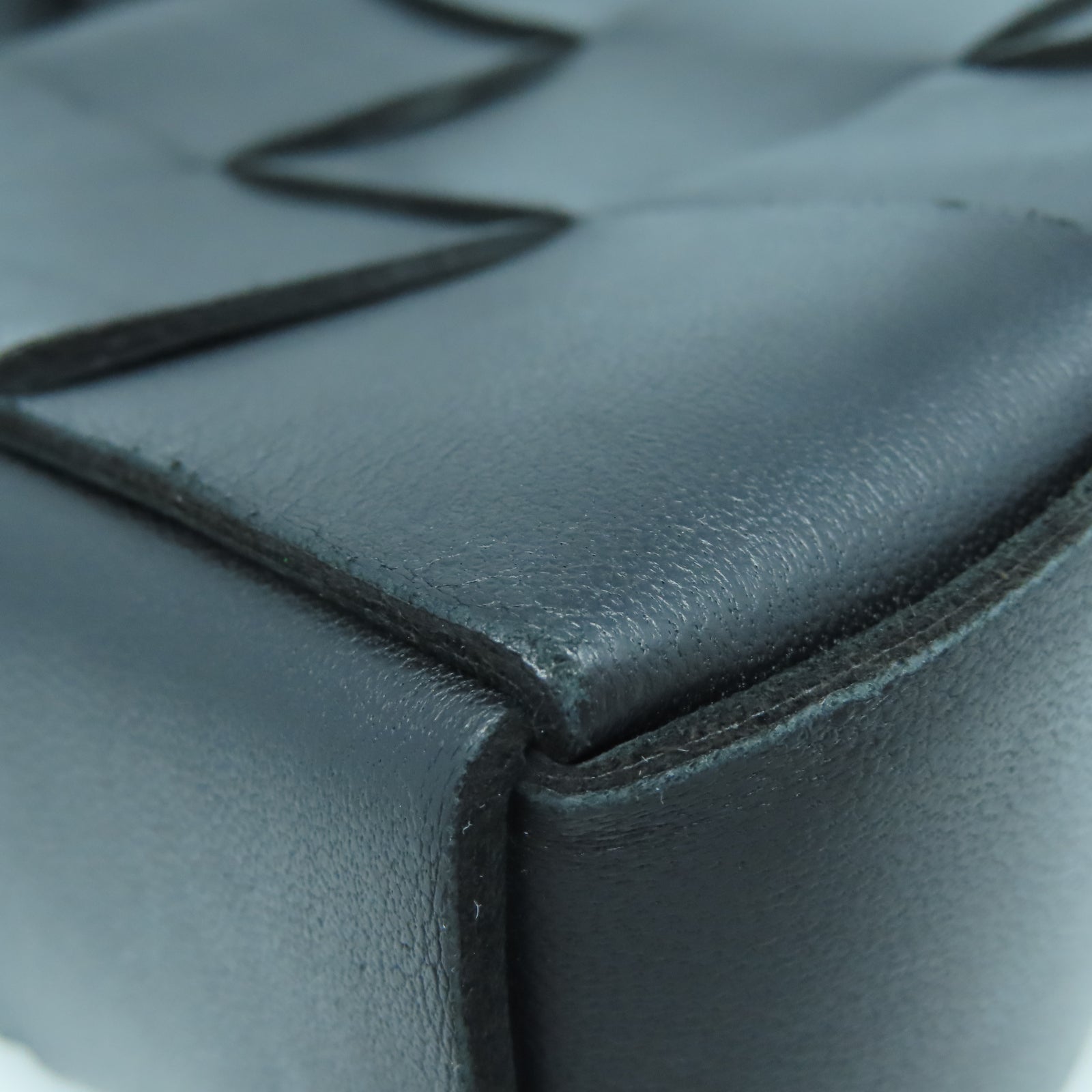 BOTTEGA VENETA 羊皮皮革Cassette銀扣肩背袋黑色
