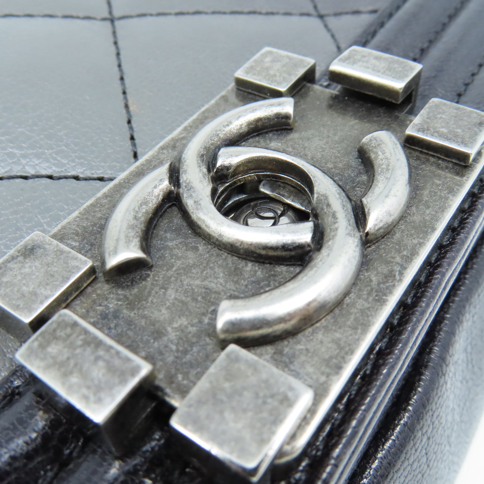 CHANEL 菱格牛皮皮革Boy Chanel 30cm Chain Shoulder Bag銀扣鏈帶肩背袋碳灰色