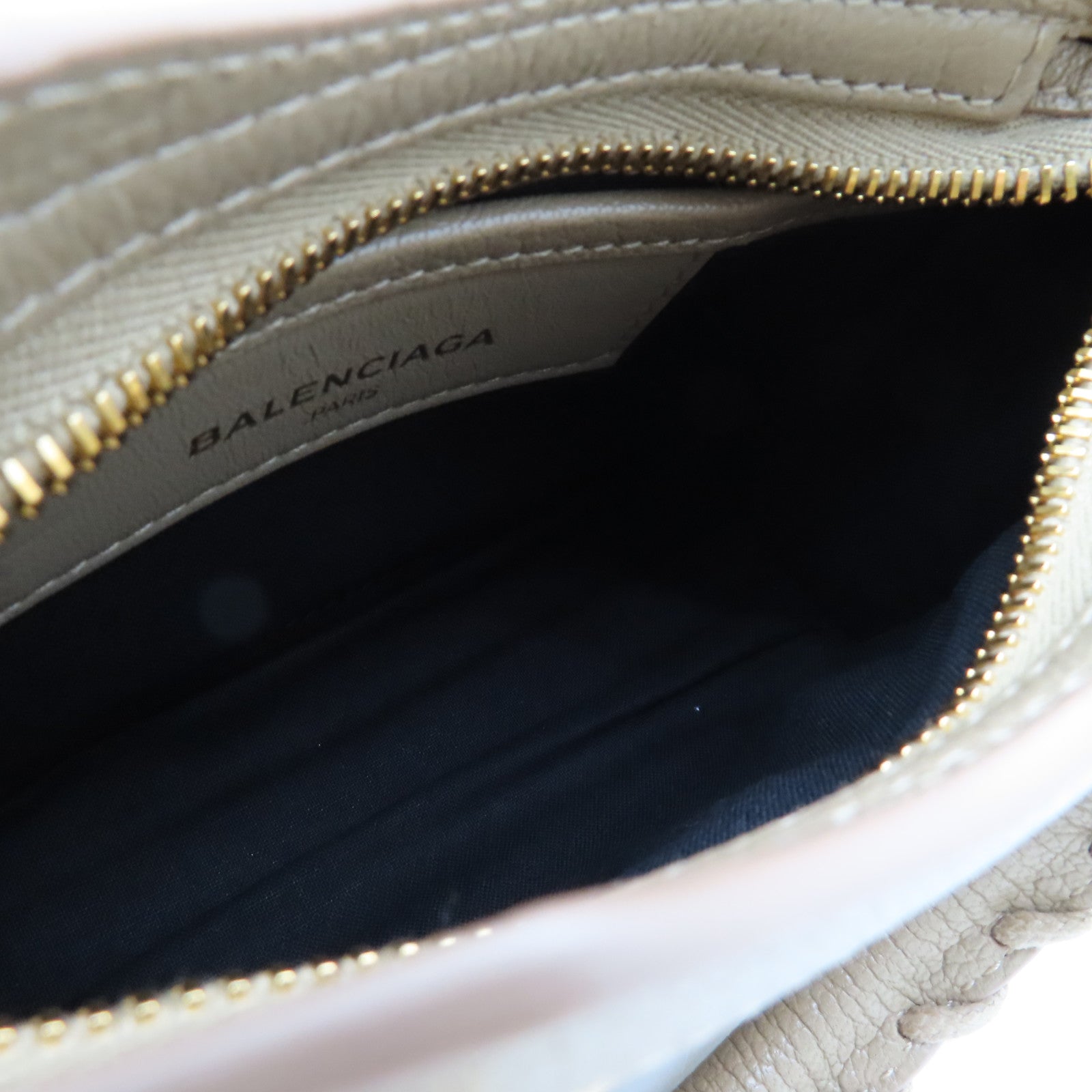 BALENCIAGA 牛皮皮革Nano City金扣手挽肩背两用袋杏色