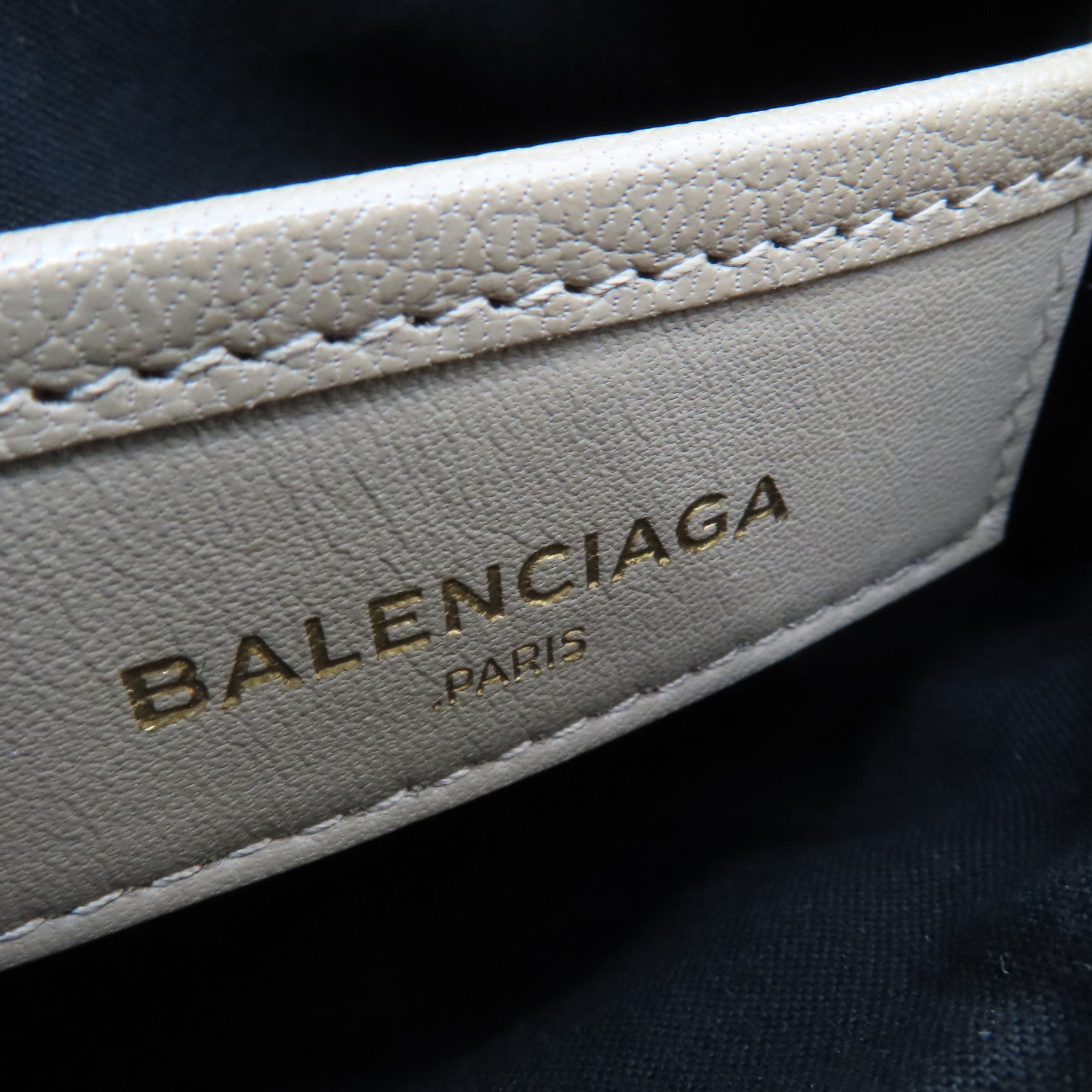 BALENCIAGA 牛皮皮革Nano City金扣手挽肩背两用袋杏色