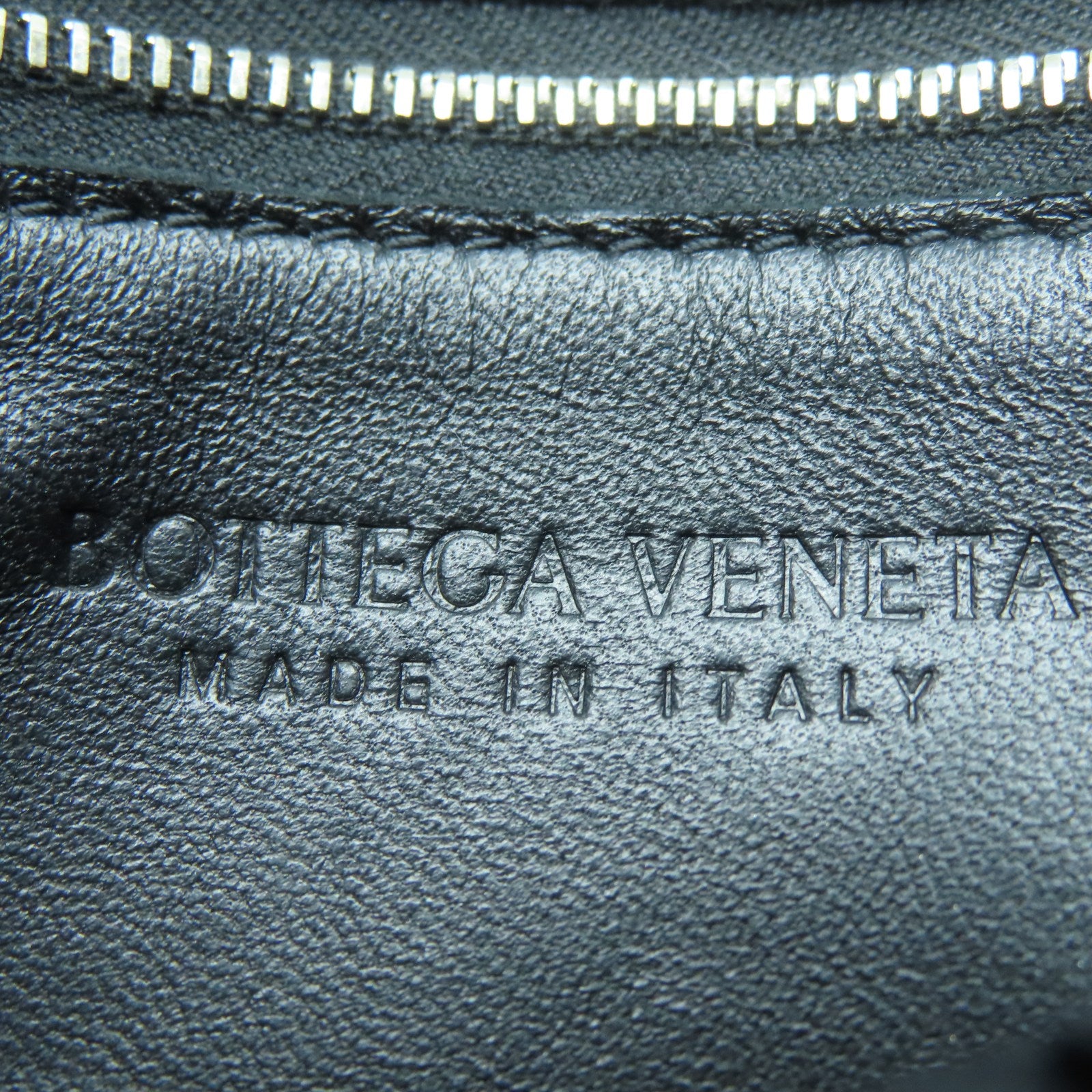 BOTTEGA VENETA 羊皮皮革Cassette銀扣肩背袋黑色