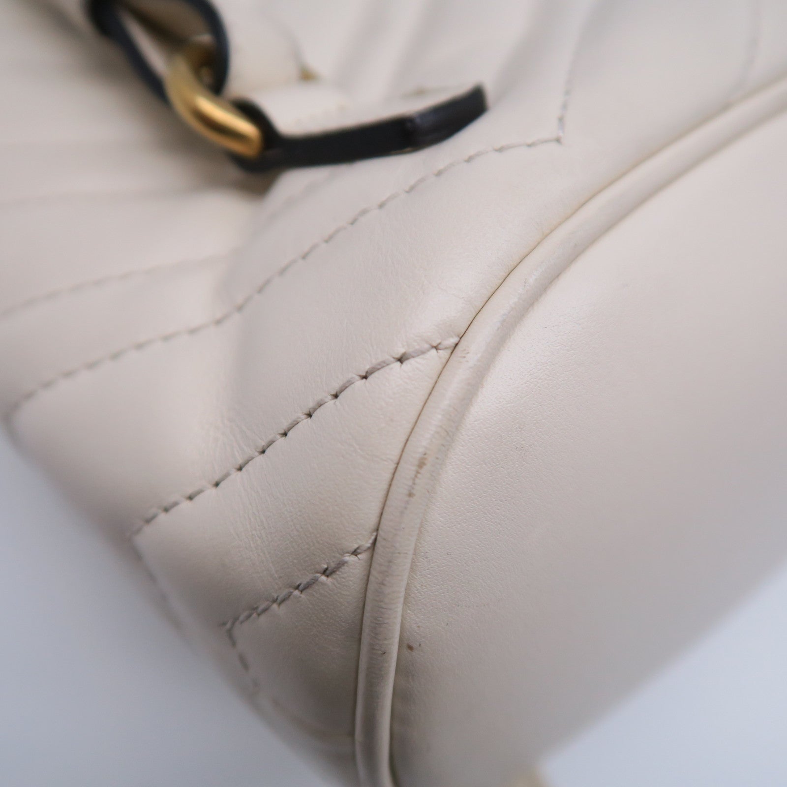 GUCCI 斜紋牛皮皮革Backpack金扣背包白色