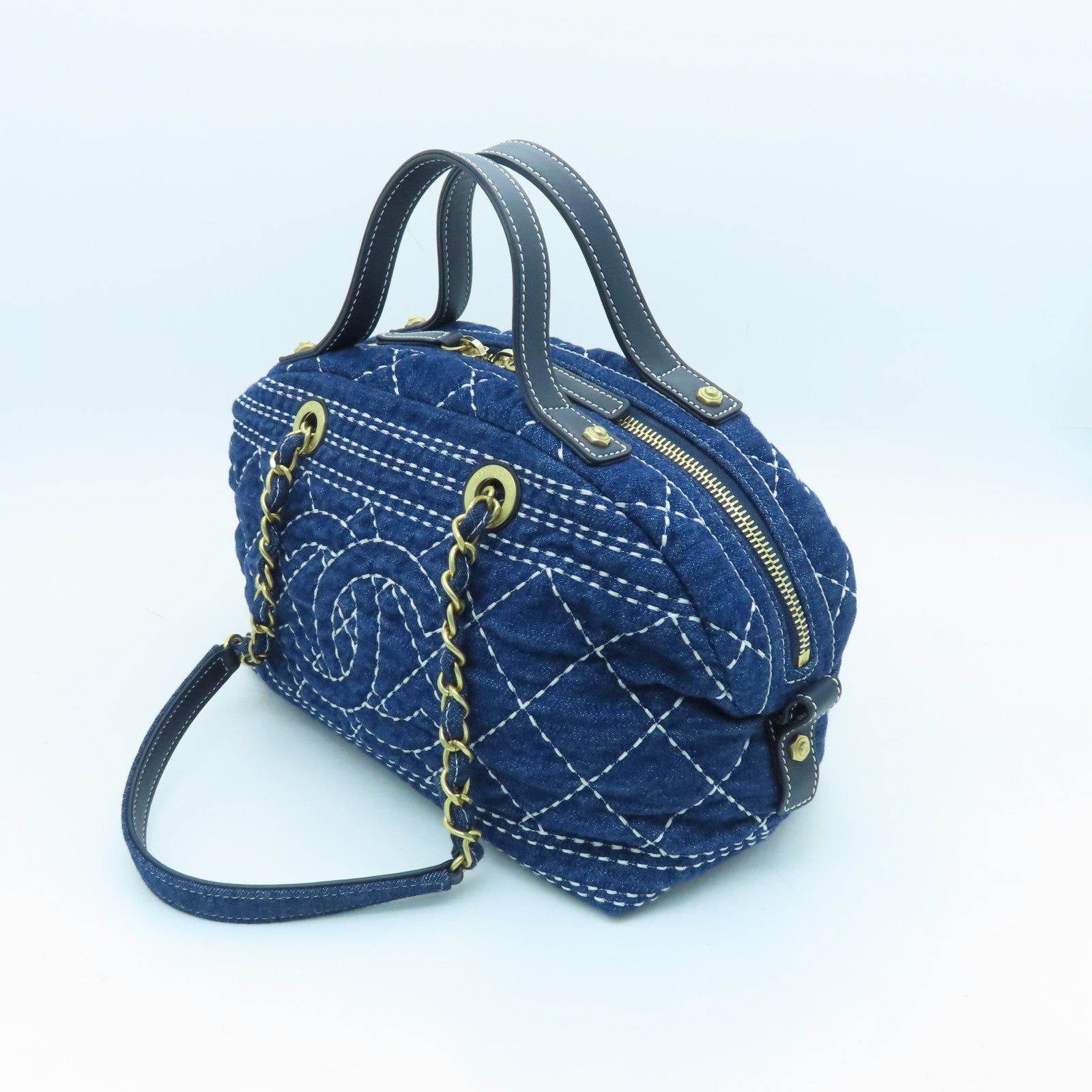 CHANEL denim Bowling Bag gold buckle shoulder shoulder bag blue