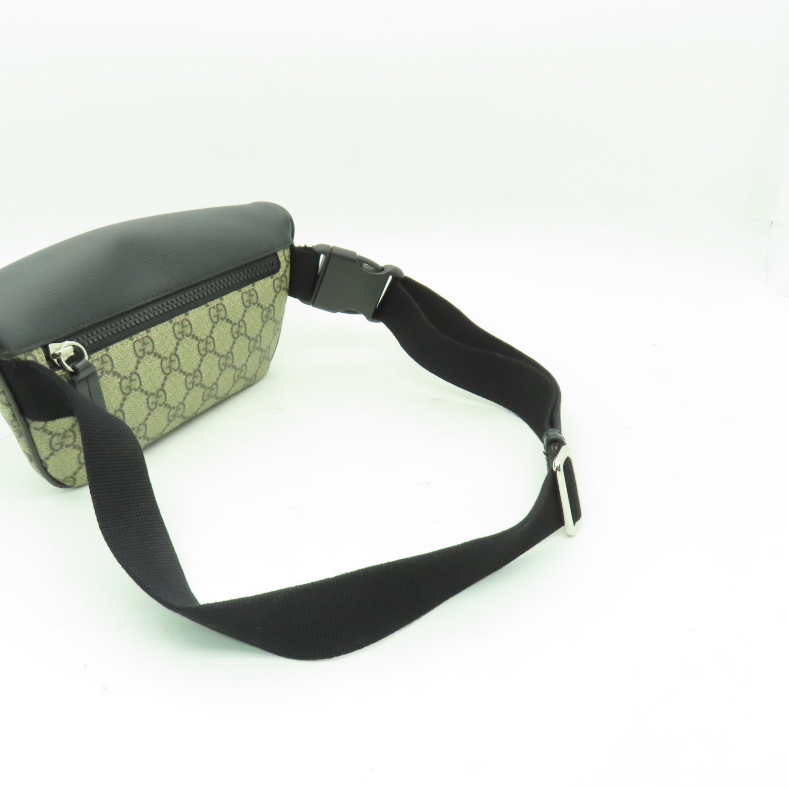 GUCCI 塗層帆布Eden Belt Bag銀扣腰包黒色/棕色