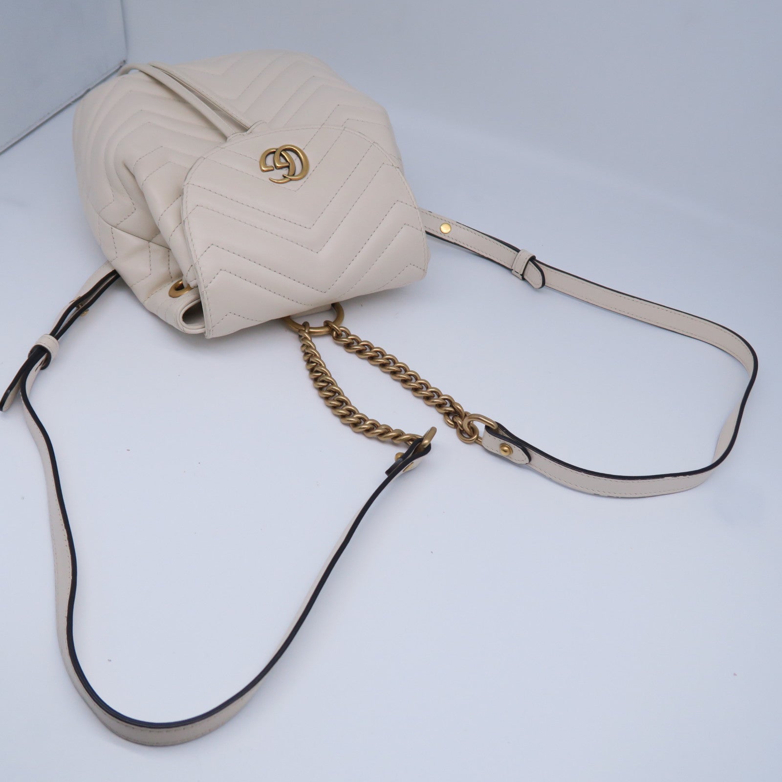 GUCCI 斜紋牛皮皮革Backpack金扣背包白色