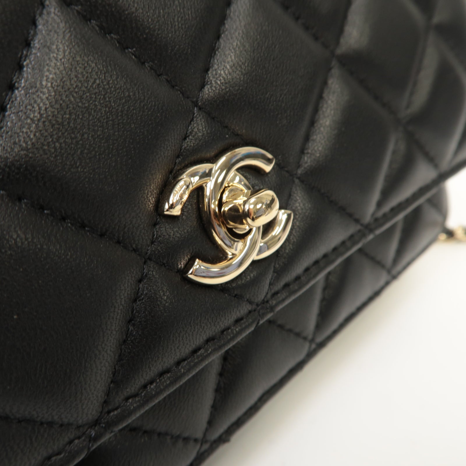 CHANEL 菱格羊皮皮革Wallet On Chain金扣鏈帶肩背袋黑色